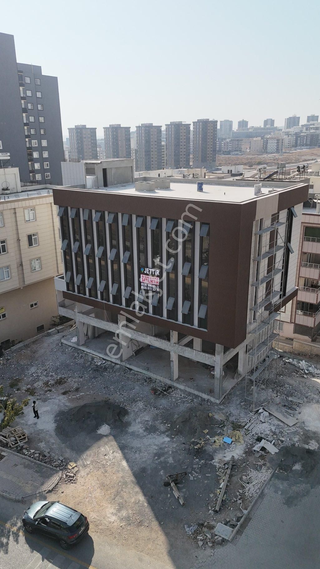 Jettir’den Satılık Komple Bina Cadde Üzerinde