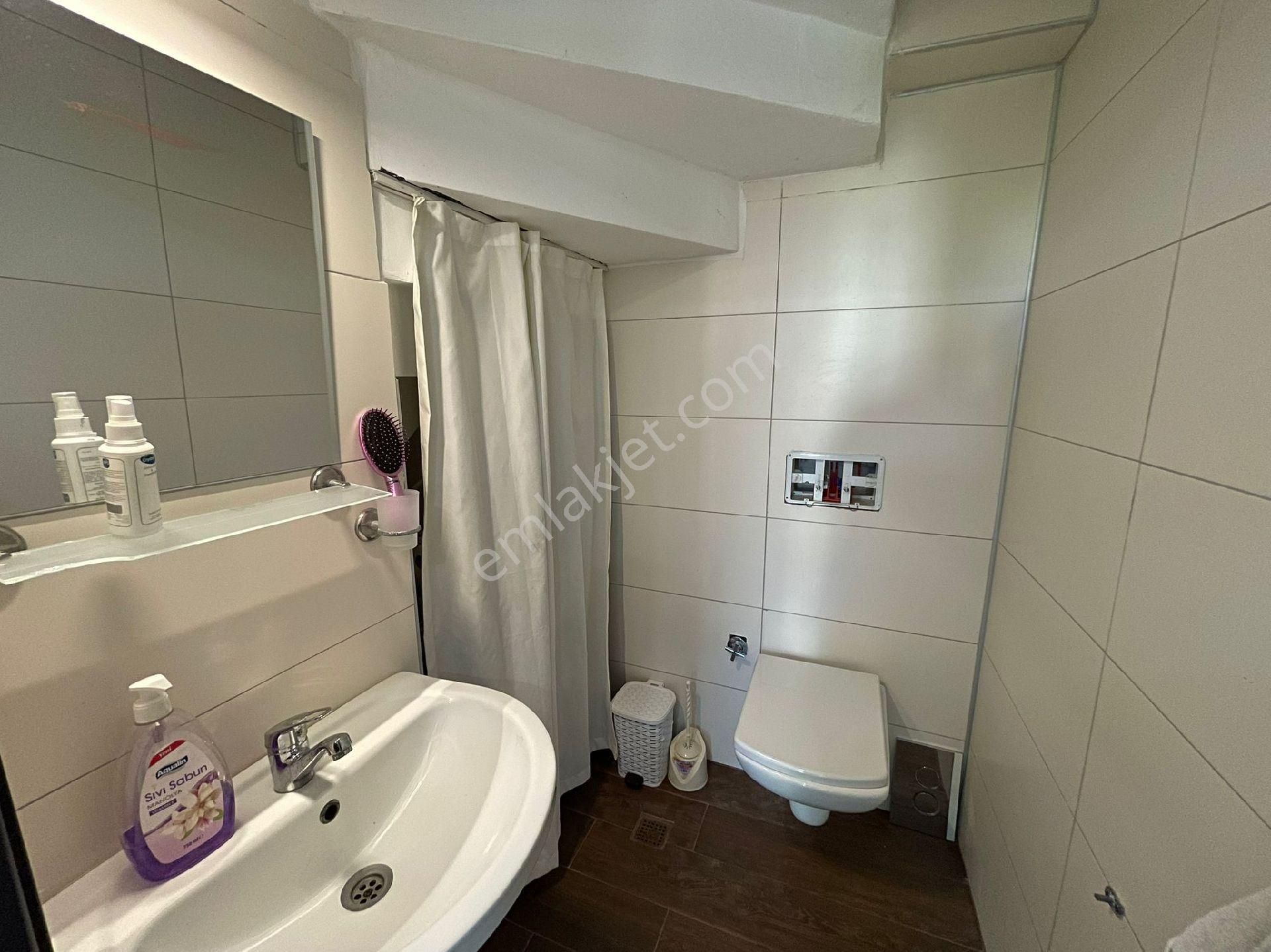 Kuşadasında Havuzlu Sitede Tek Müstakil 3+1 Bahçeli Villa - Görsel 25