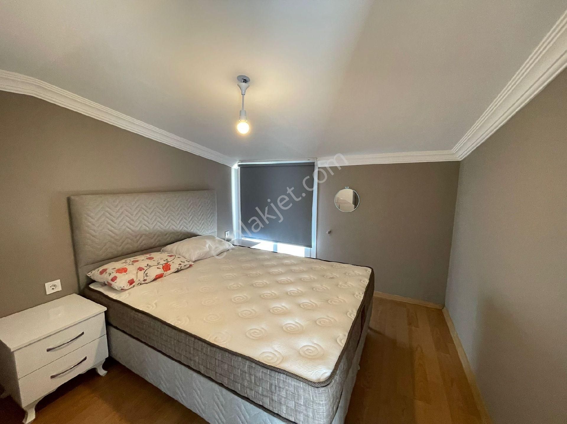 Kuşadasında Havuzlu Sitede Tek Müstakil 3+1 Bahçeli Villa - Görsel 29