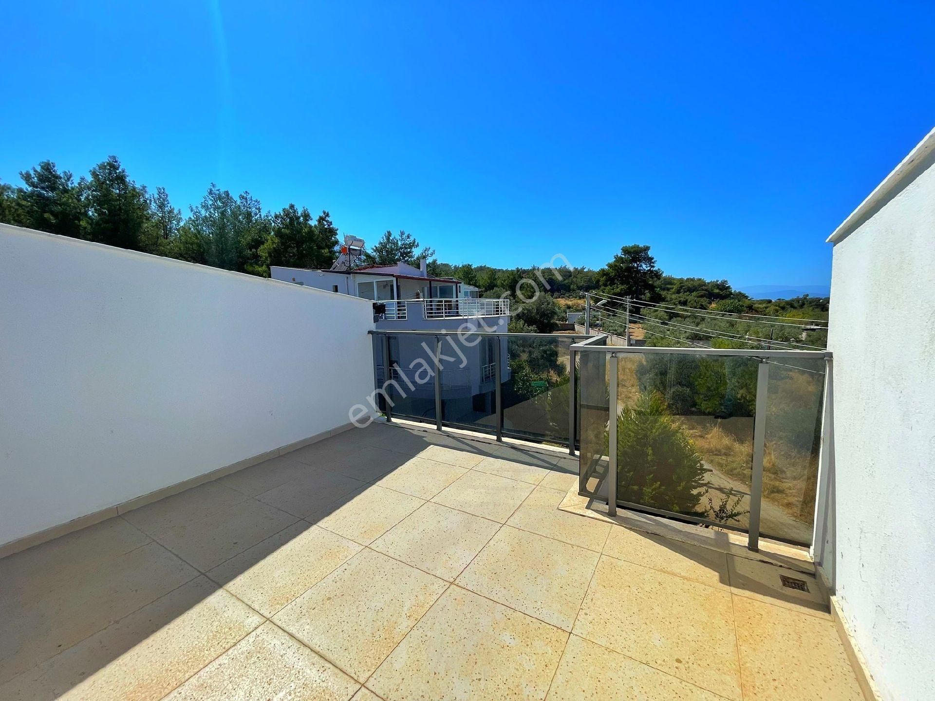 Kuşadasında Havuzlu Sitede Tek Müstakil 3+1 Bahçeli Villa - Görsel 33