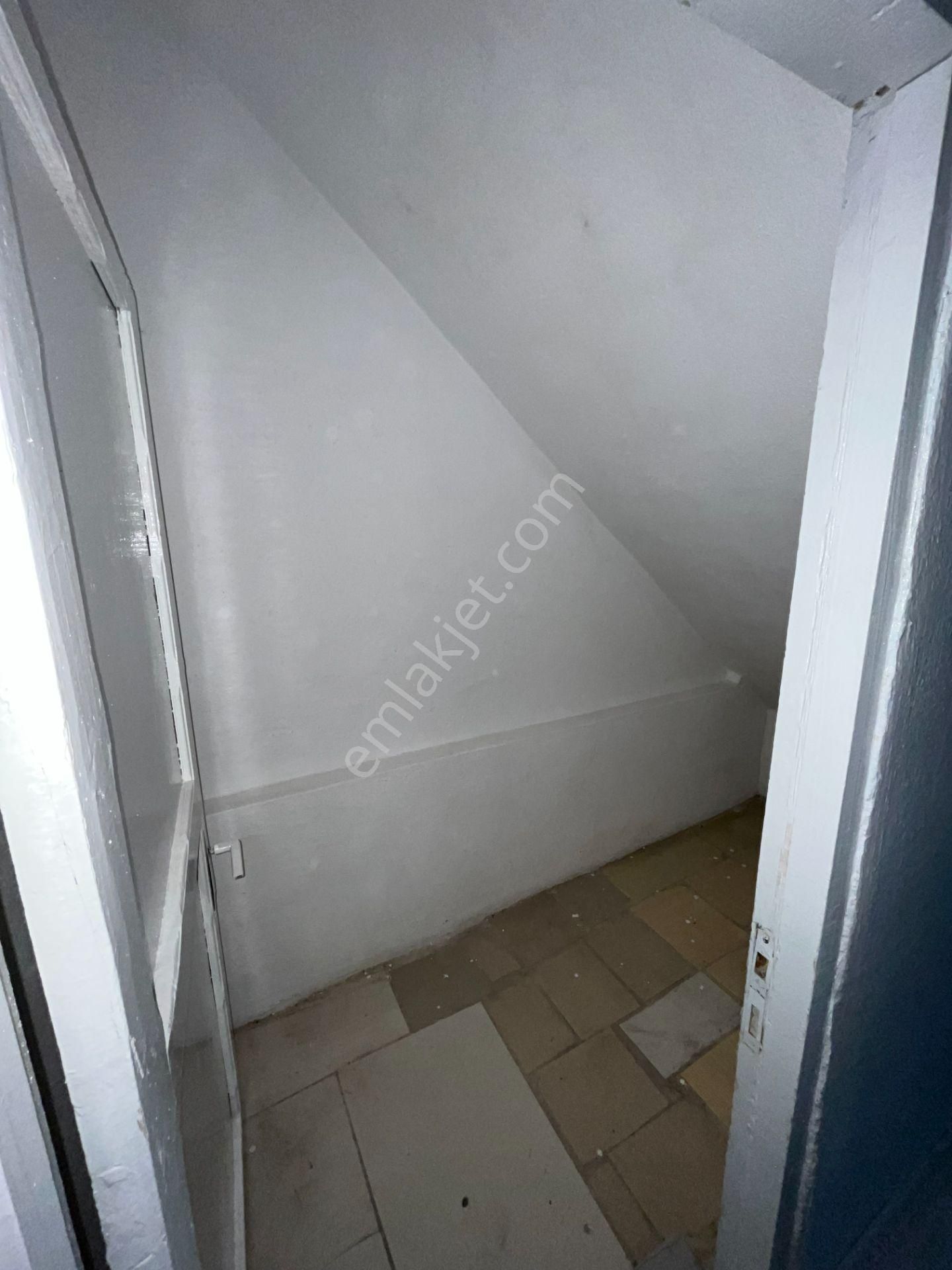 Gümüşpala Naldöken İzban Durağı Yakını Bahçeli 2+1 Kiralık Daire - Görsel 18