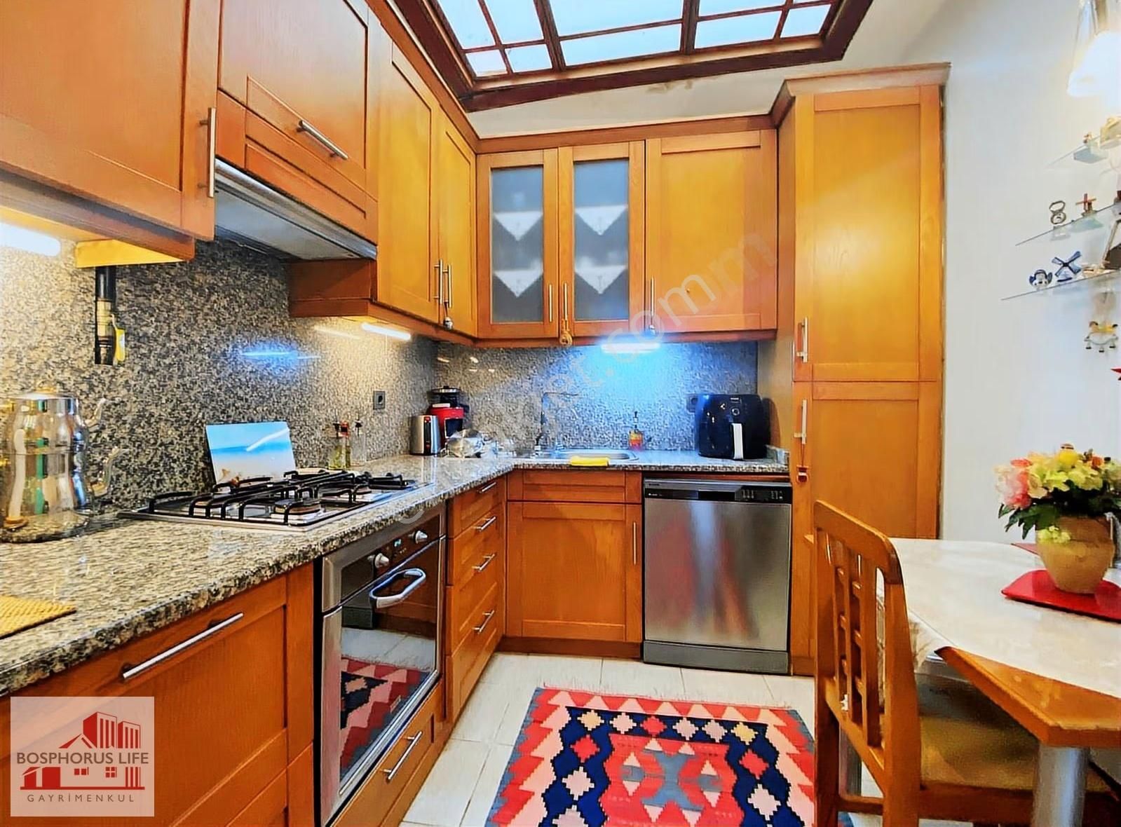 Sarıyer Büyükdere'de Manzaralı Bahçeli Müstakil - Görsel 10