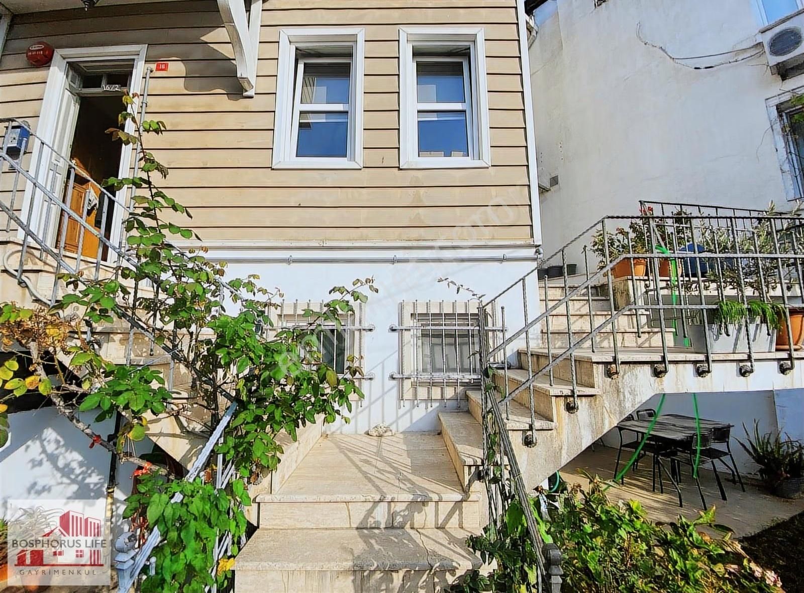 Sarıyer Büyükdere'de Manzaralı Bahçeli Müstakil - Görsel 9