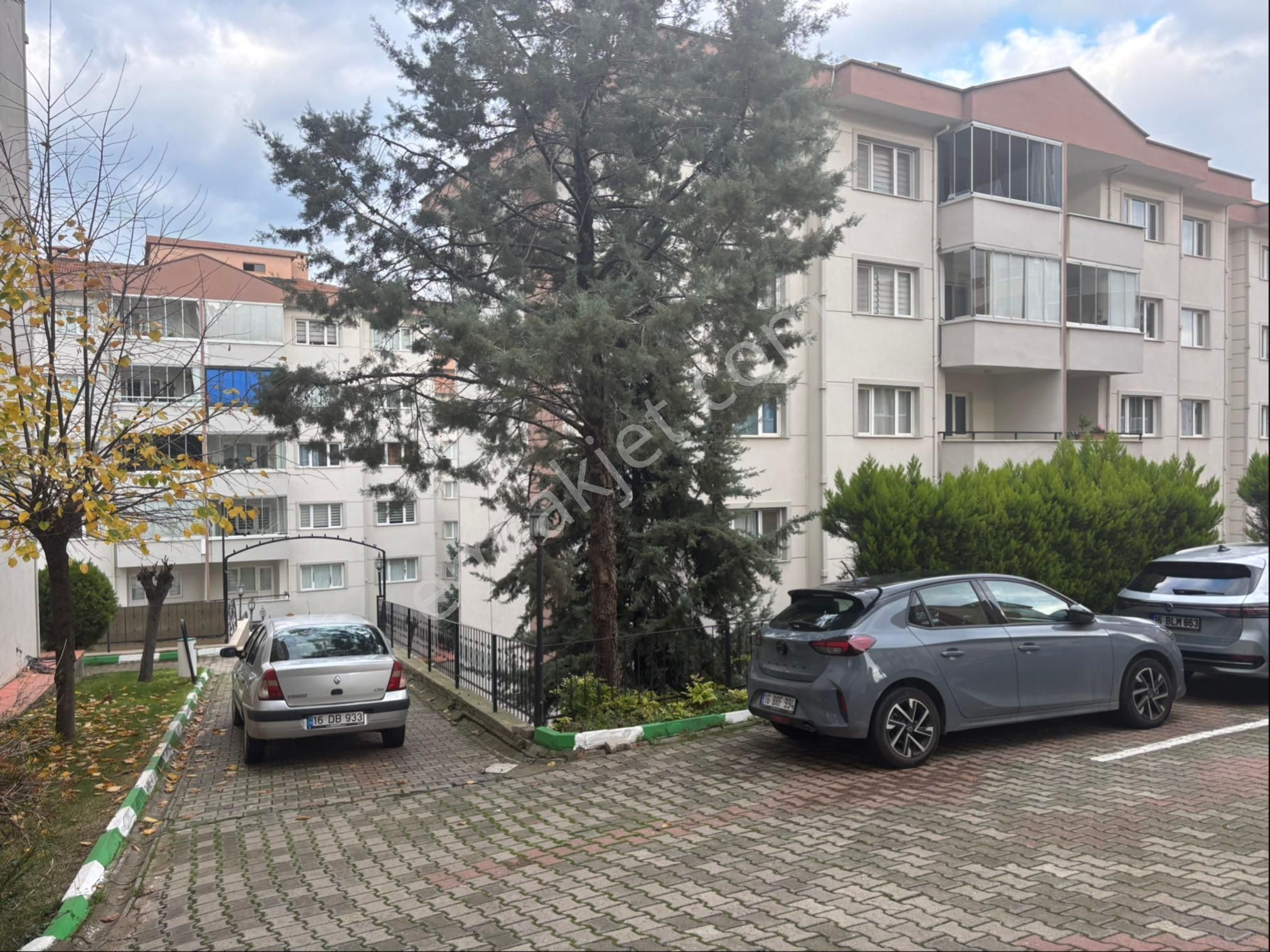 İdenova’dan Güzelyalı Eğitim Mahallesi Tekev Sitesi’nde Ferah 3+1, 120 M² Satılık Daire - Görsel 27