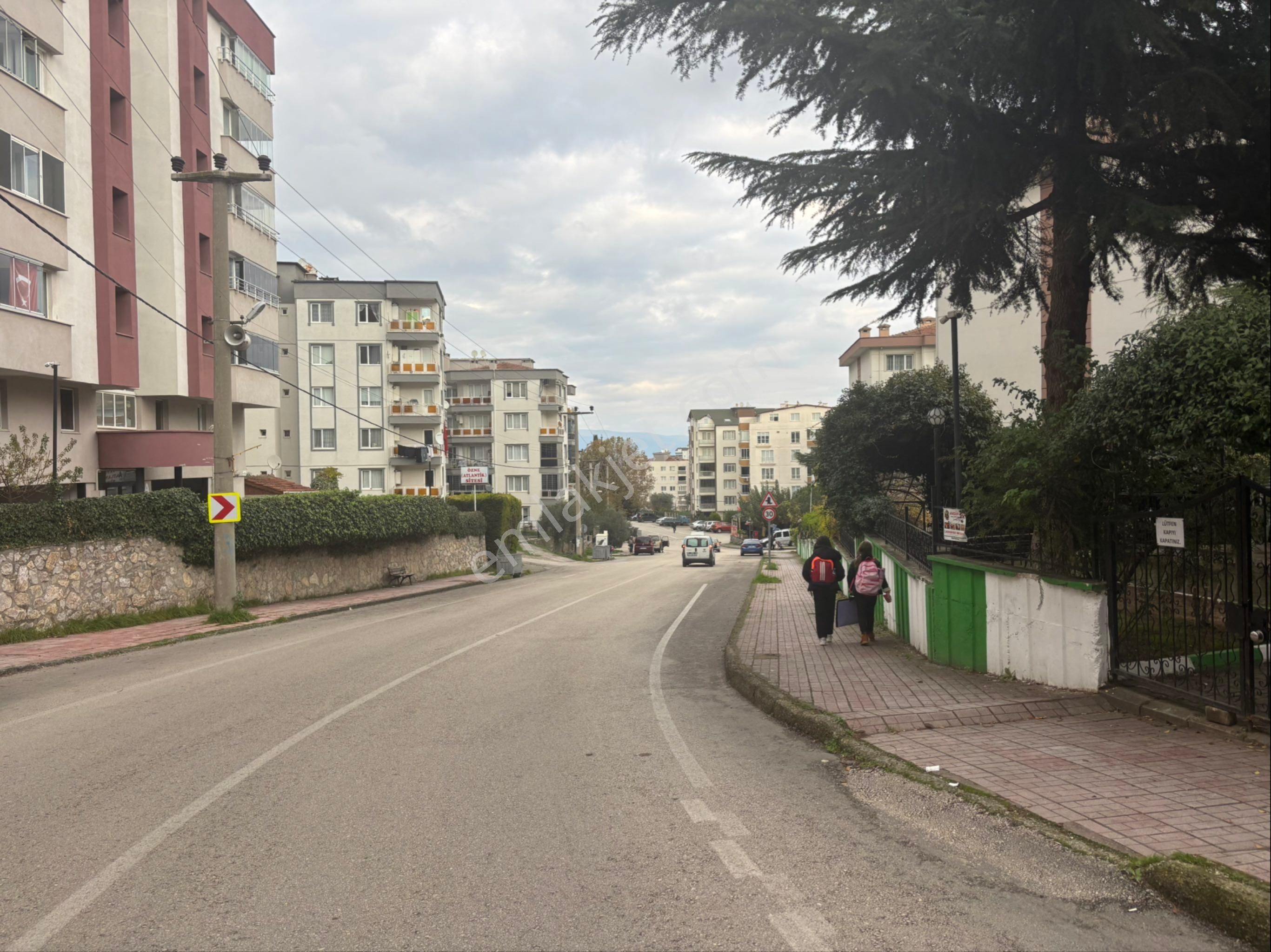 İdenova’dan Güzelyalı Eğitim Mahallesi Tekev Sitesi’nde Ferah 3+1, 120 M² Satılık Daire - Görsel 17