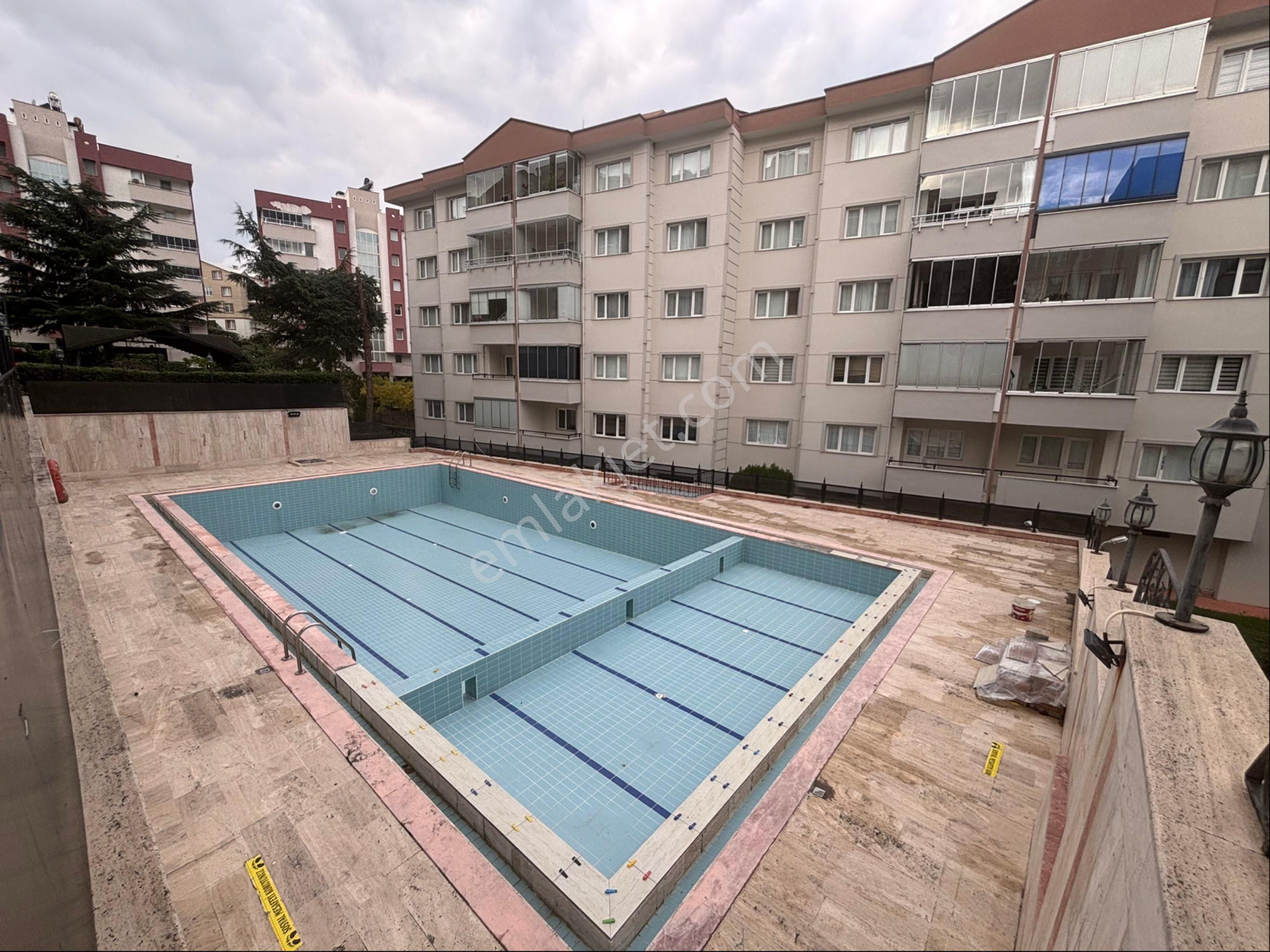 İdenova’dan Güzelyalı Eğitim Mahallesi Tekev Sitesi’nde Ferah 3+1, 120 M² Satılık Daire - Görsel 25