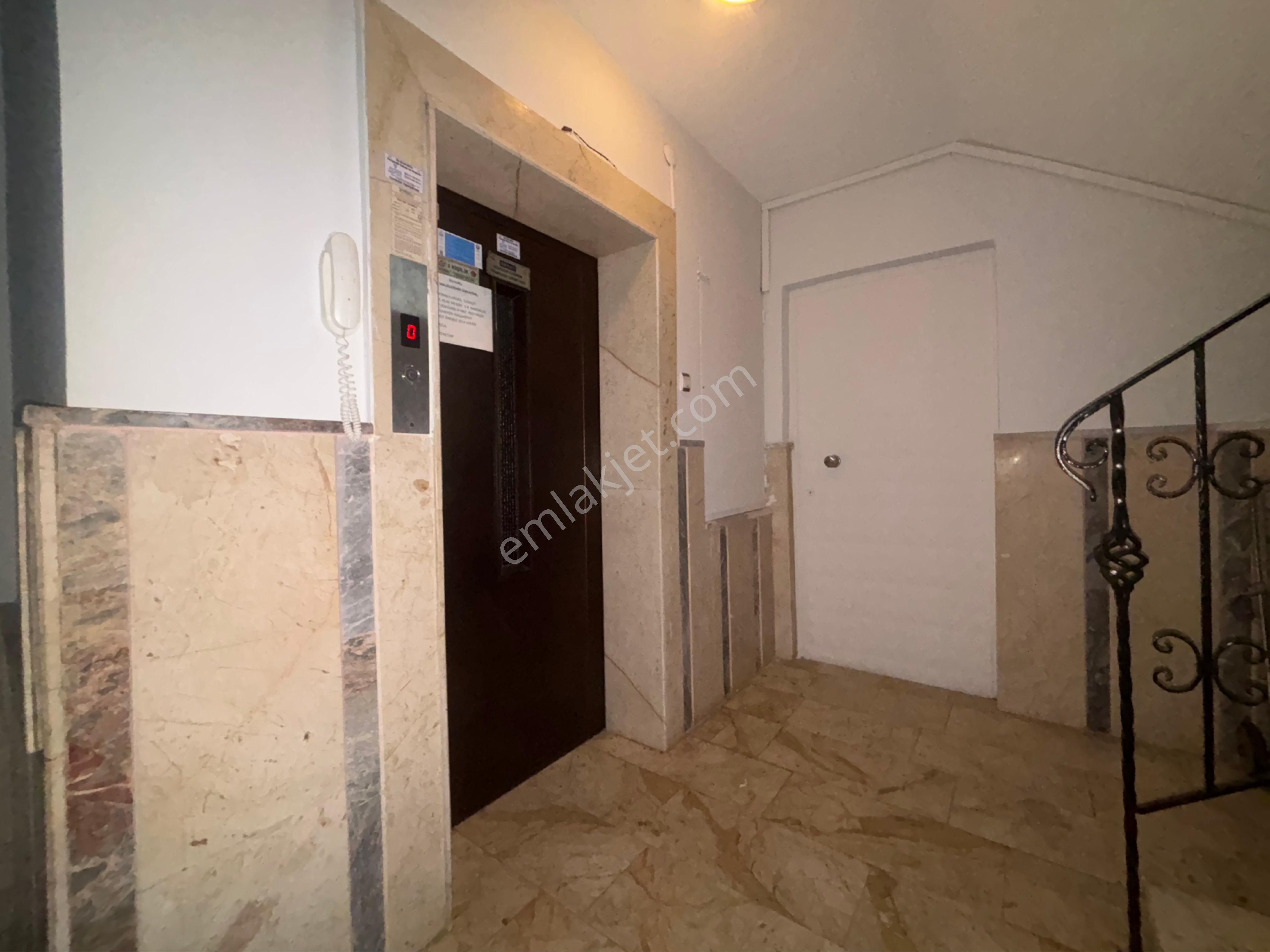 İdenova’dan Güzelyalı Eğitim Mahallesi Tekev Sitesi’nde Ferah 3+1, 120 M² Satılık Daire - Görsel 24