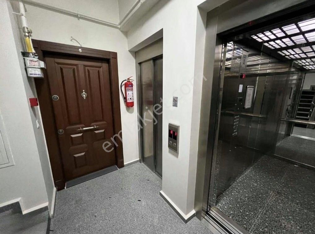 Boş... Atatürk Caddesinde 6 Yıllık Balkon Ebeveyn Banyo İskanlı 125 M2 3+1 Kombili - Görsel 12