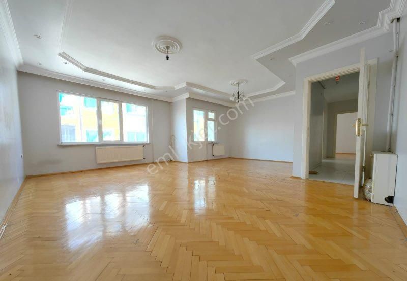 200 M² Dev Yaşam Alanı! Merkezde 4.5+1