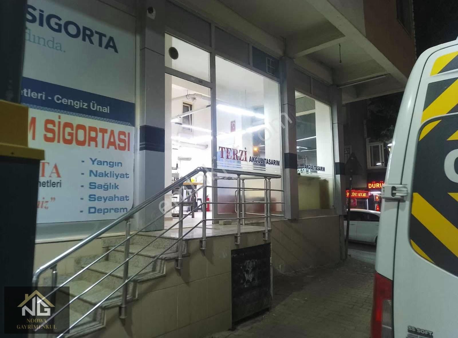 Pendik Çamçeşmede Merkezi Konumda Cadde Üstü Terzi Dükkanı