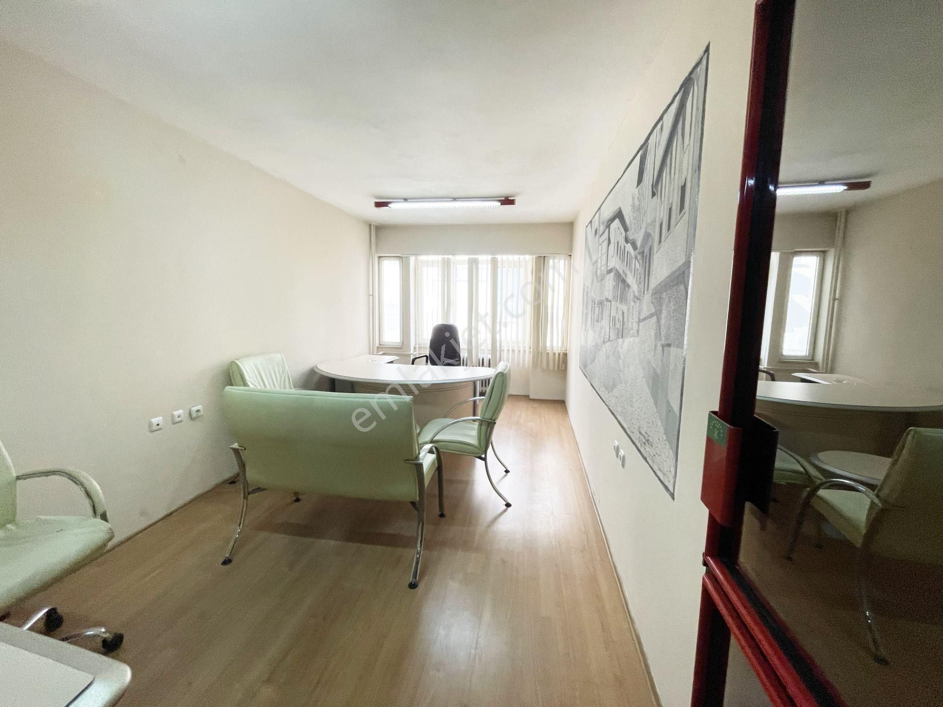 Bursa Osmangazi Merkezde Eşyalı Satılık Ofis - Görsel 12