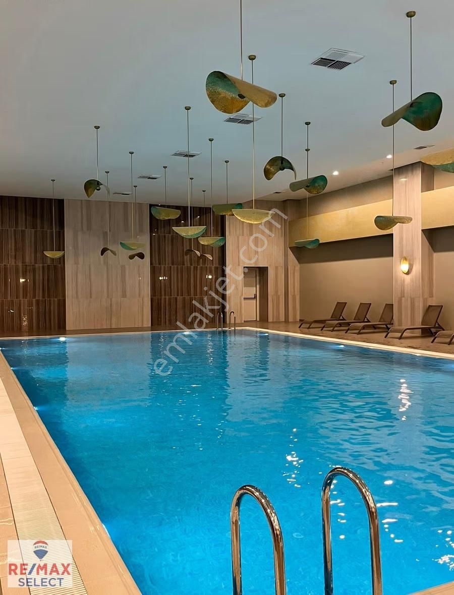 Sevcan Remax Nef Bahçelievler K.mutfak Havuz&içpeysaj Manz. 3+1