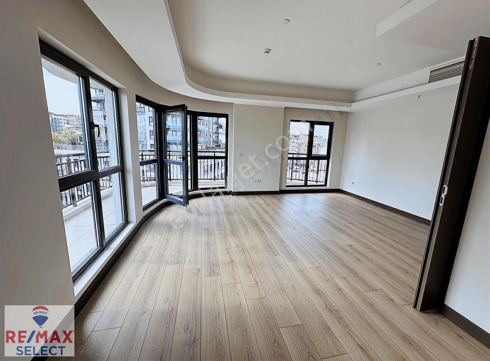 Sevcan Remax Nef Bahçelievler K.mutfak Havuz&içpeysaj Manz. 3+1 - Görsel 3