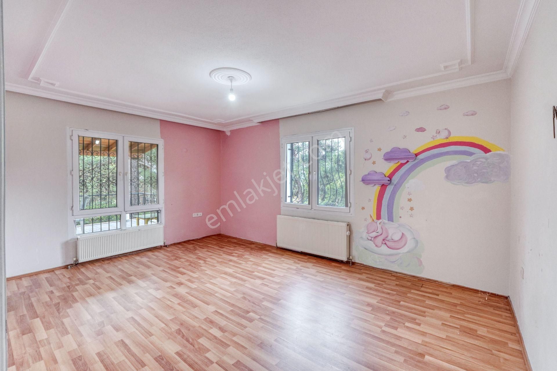 Bornova Yakaköyde 1.085 M² Arsa İçinde Tam Müstakil 5+1 Villa - Görsel 11