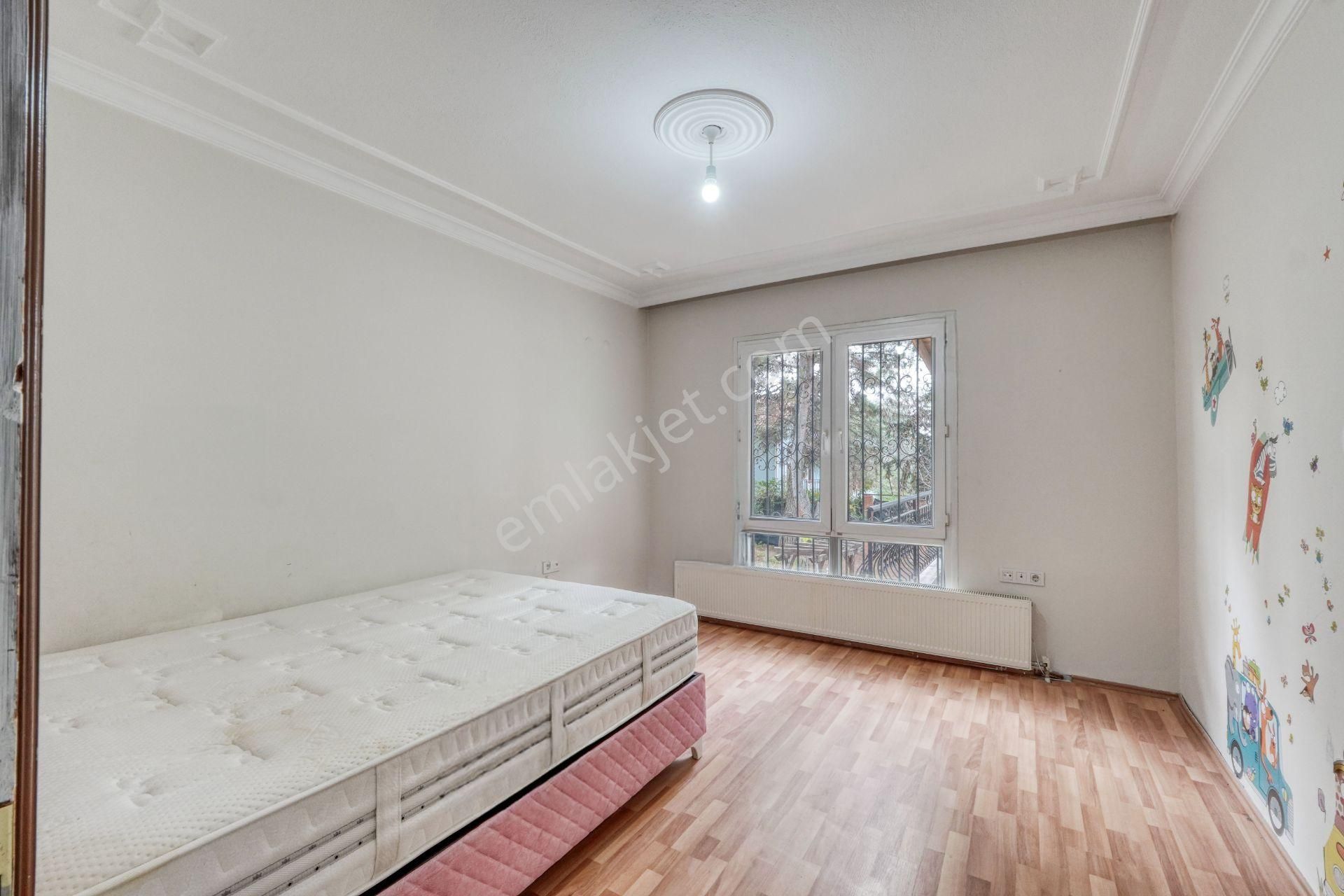 Bornova Yakaköyde 1.085 M² Arsa İçinde Tam Müstakil 5+1 Villa - Görsel 13