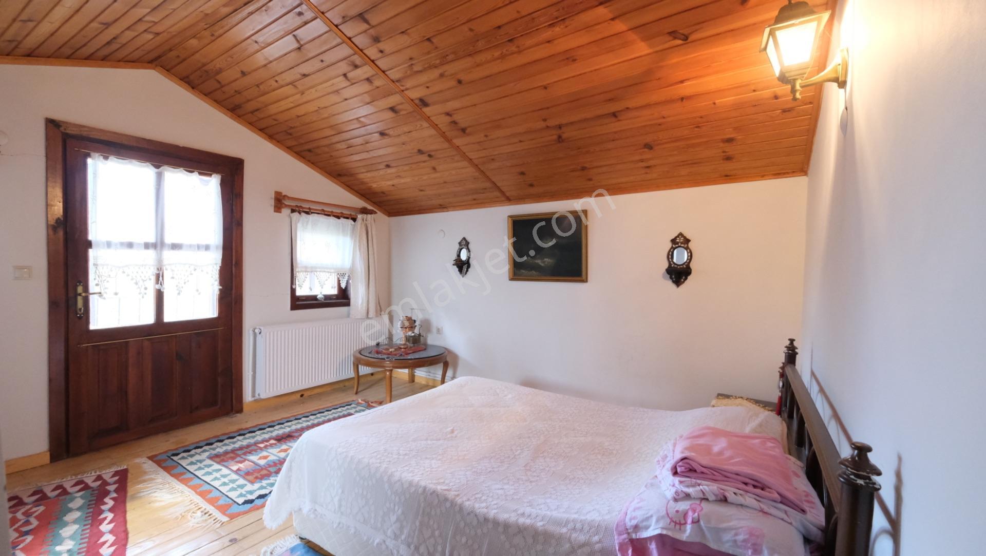 Pursaklar Yeşilyurt'ta Geniş Peyzajlı 3+1 Villa - Görsel 12