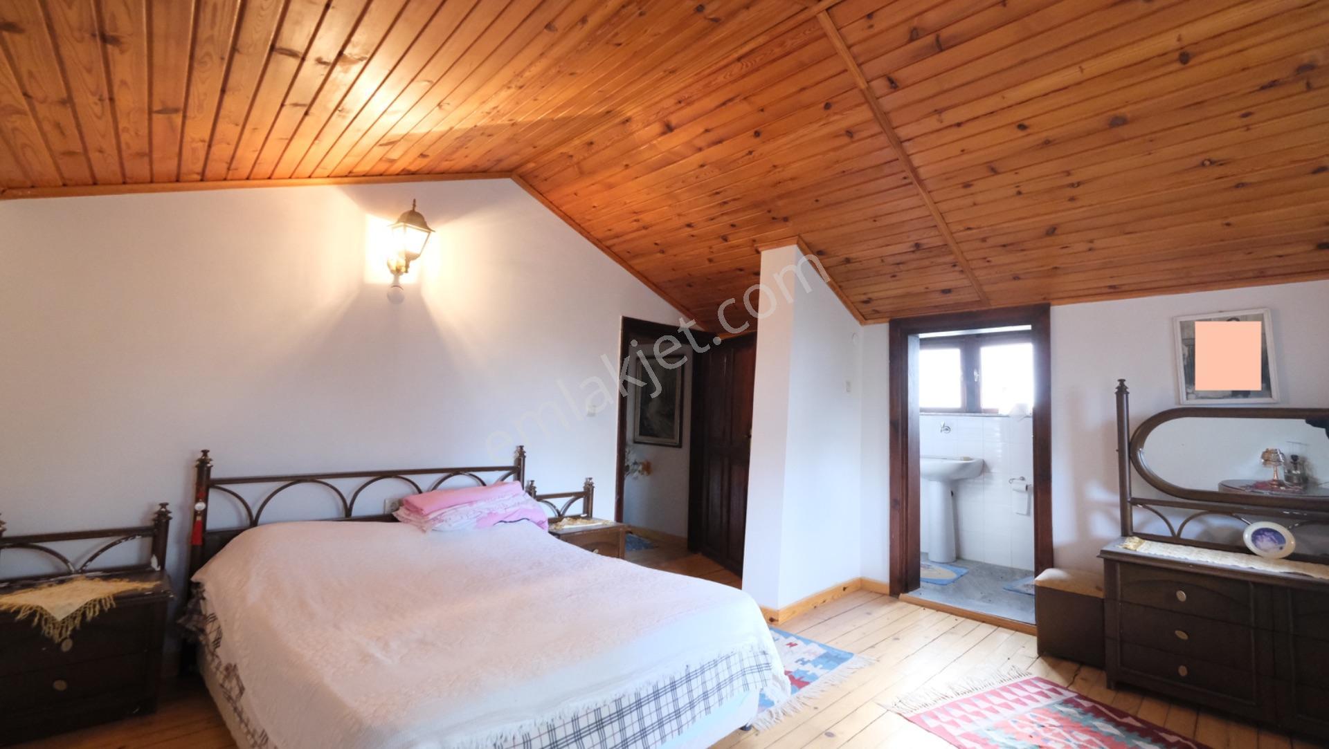Pursaklar Yeşilyurt'ta Geniş Peyzajlı 3+1 Villa - Görsel 13
