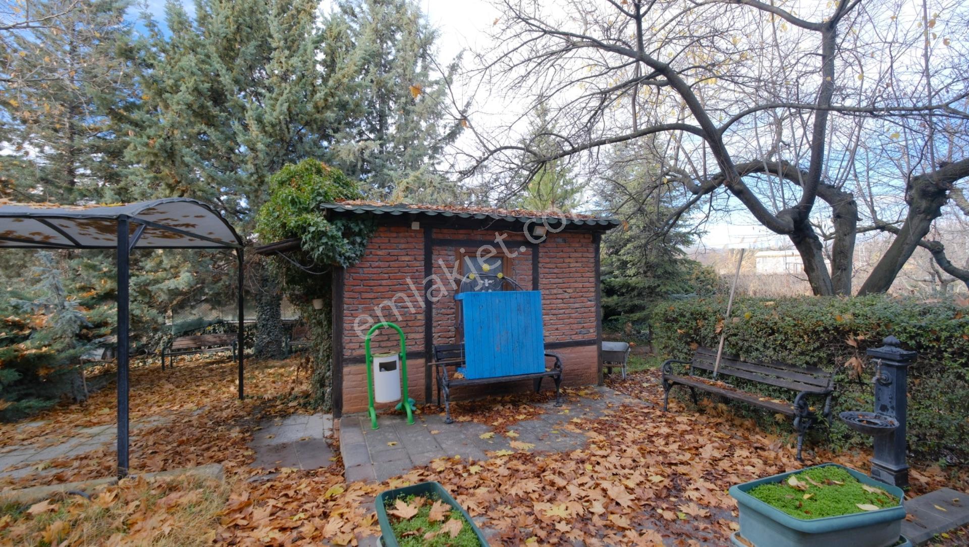 Pursaklar Yeşilyurt'ta Geniş Peyzajlı 3+1 Villa - Görsel 28
