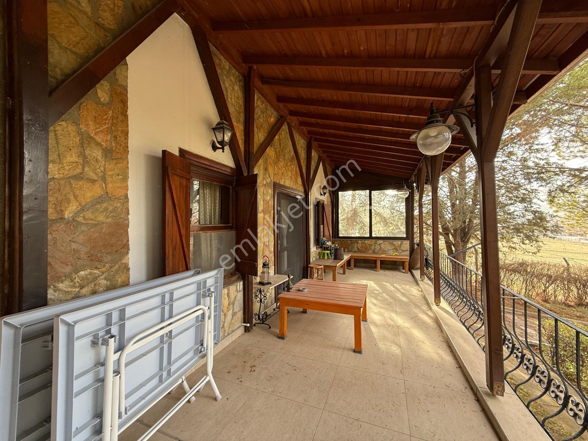 Pursaklar Yeşilyurt'ta Geniş Peyzajlı 3+1 Villa - Görsel 31