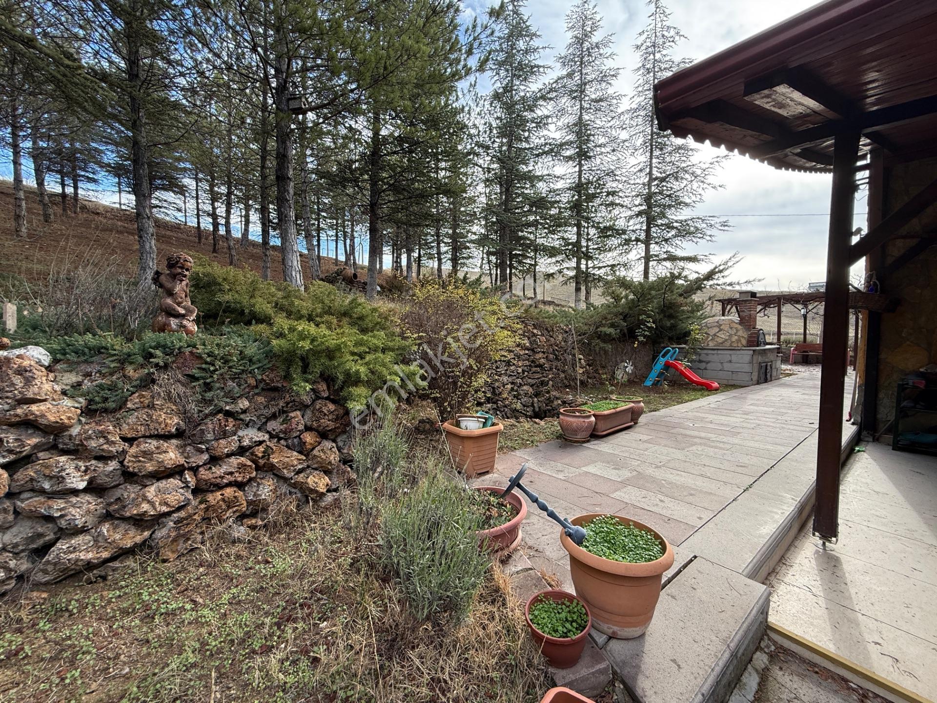 Pursaklar Yeşilyurt'ta Geniş Peyzajlı 3+1 Villa - Görsel 33