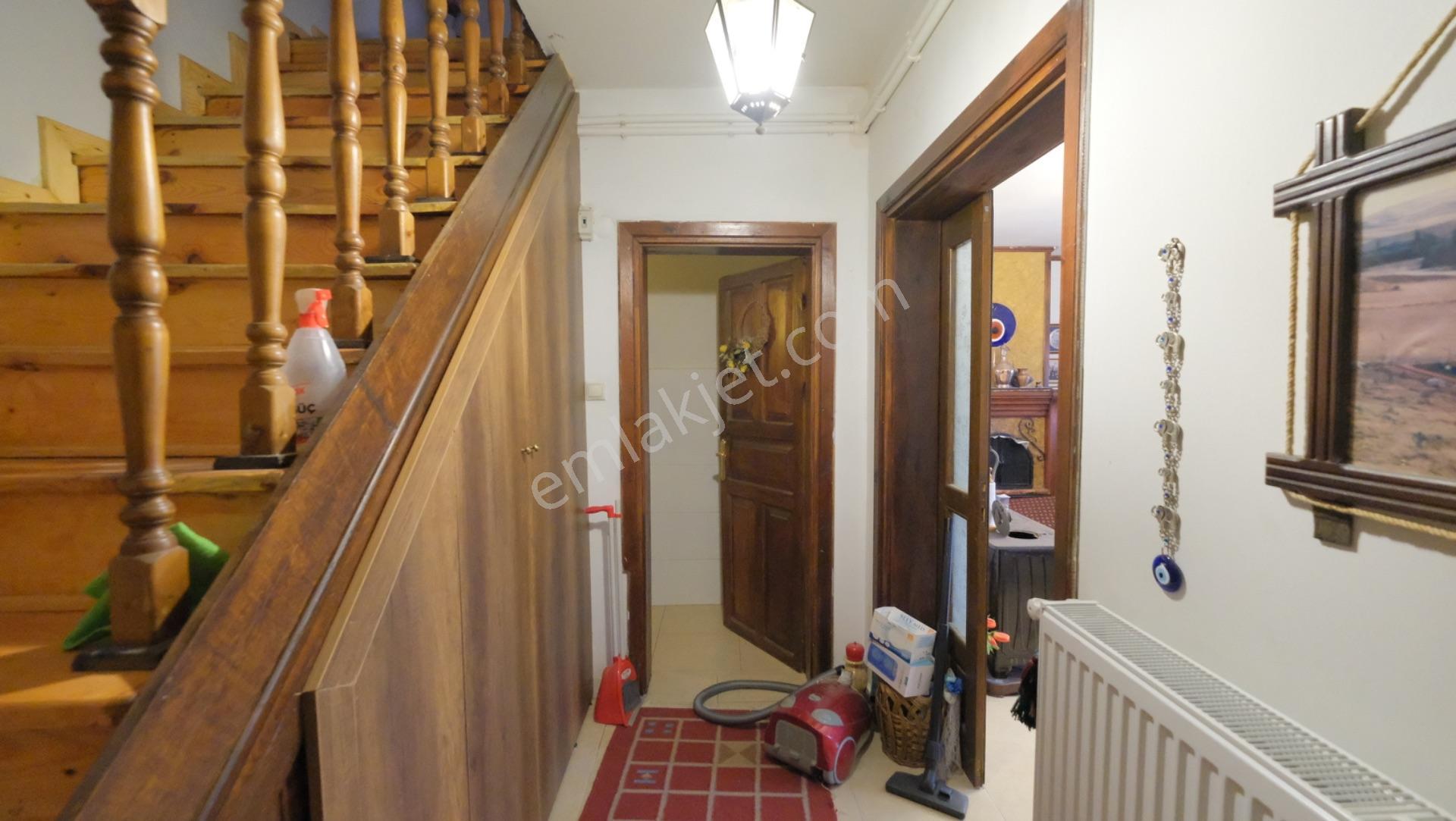 Pursaklar Yeşilyurt'ta Geniş Peyzajlı 3+1 Villa - Görsel 18