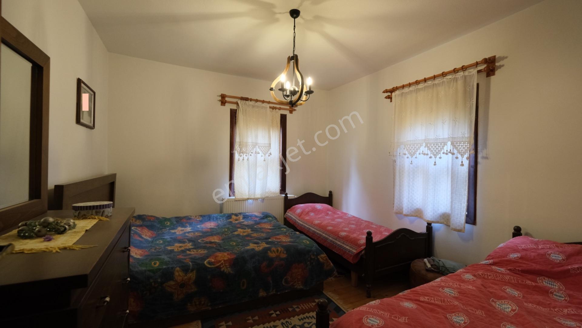 Pursaklar Yeşilyurt'ta Geniş Peyzajlı 3+1 Villa - Görsel 8