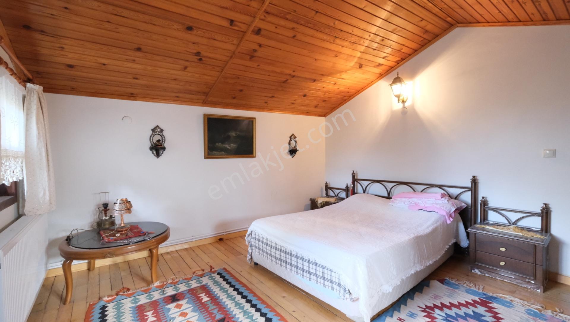 Pursaklar Yeşilyurt'ta Geniş Peyzajlı 3+1 Villa - Görsel 15