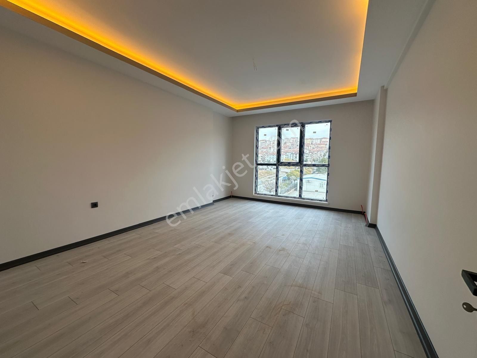 Demirkapı Emlaktan Sıfır Binada 100mt Net 2+1lüx Daire