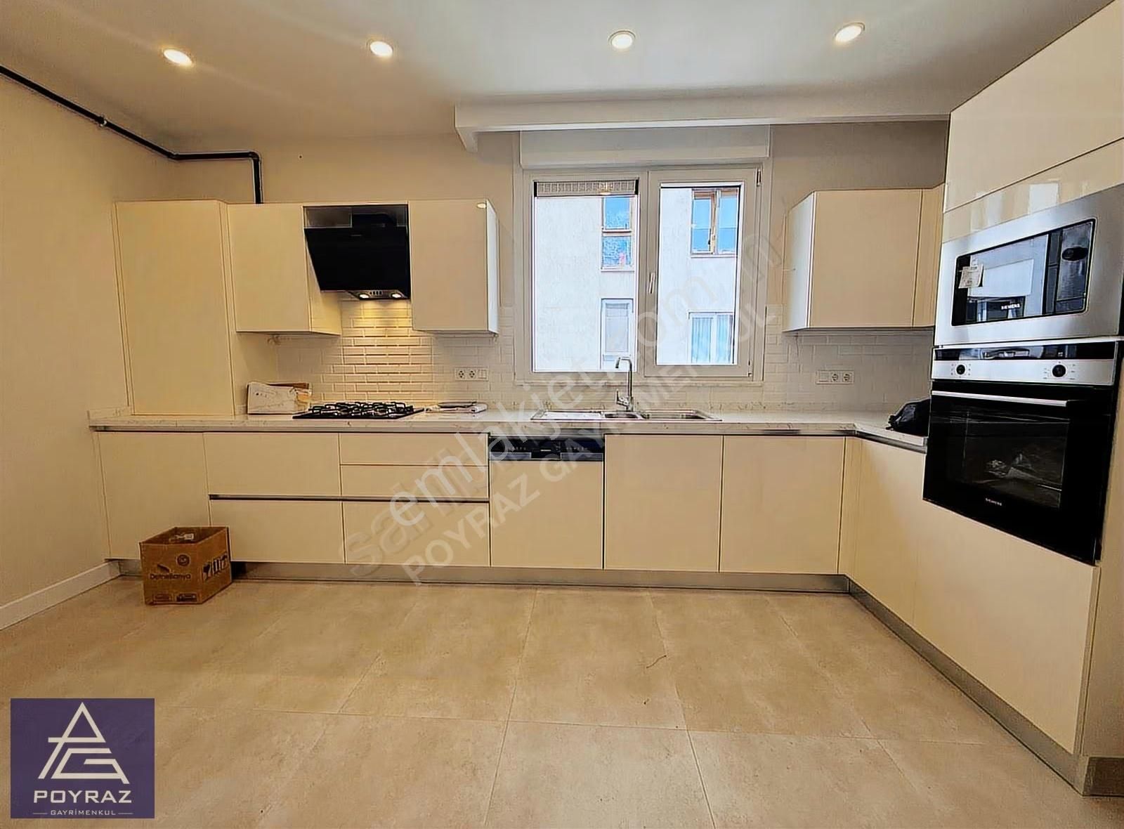 Poyraz'dan Caddebostan Sahilde Kısmi Deniz Manzarlı Balkonlu 3+1 - Görsel 3