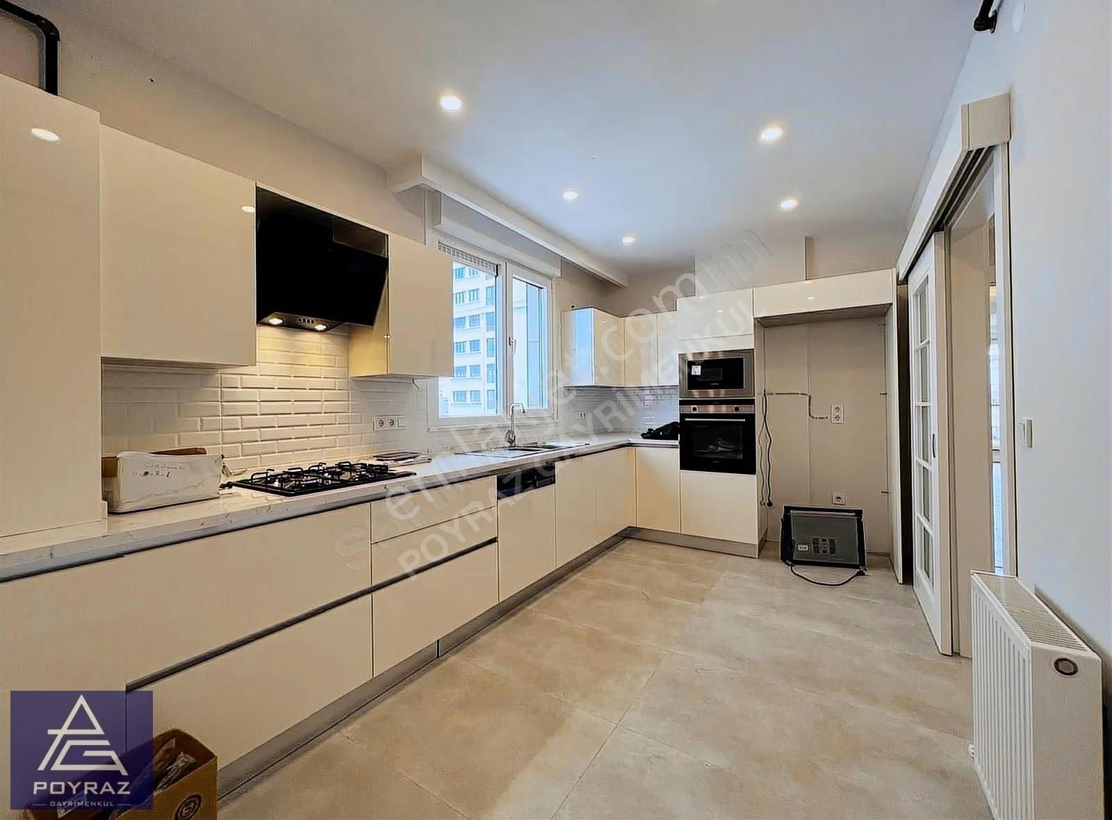 Poyraz'dan Caddebostan Sahilde Kısmi Deniz Manzarlı Balkonlu 3+1 - Görsel 29