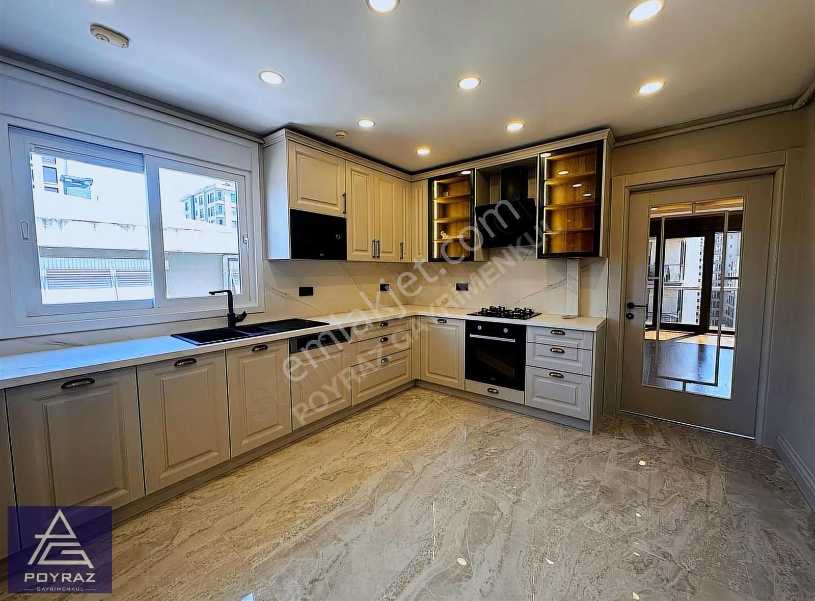 Poyraz'dan Göztepede Mimari Dekorasyonlu Katta Tek 220 M2 4+1 - Görsel 17