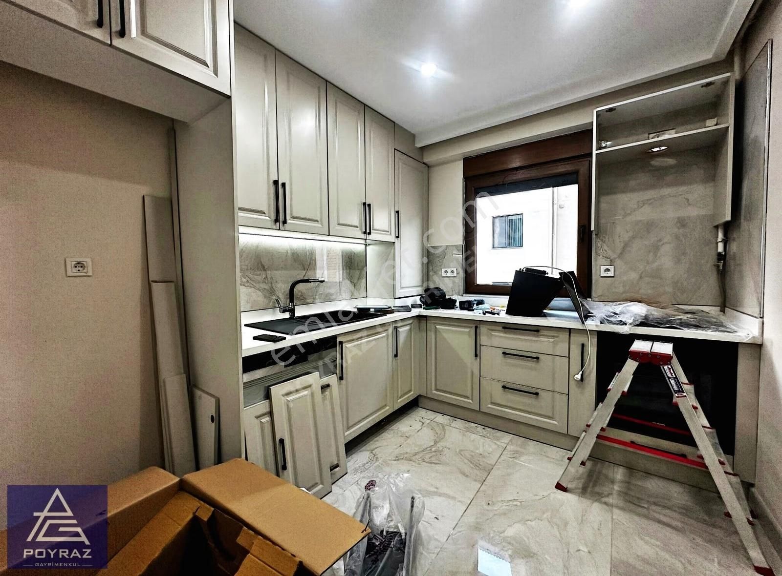 Poyraz'dan Caddebostan Sahilde Mimari Dekorlu 95 Net 3+1 Satılık - Görsel 14