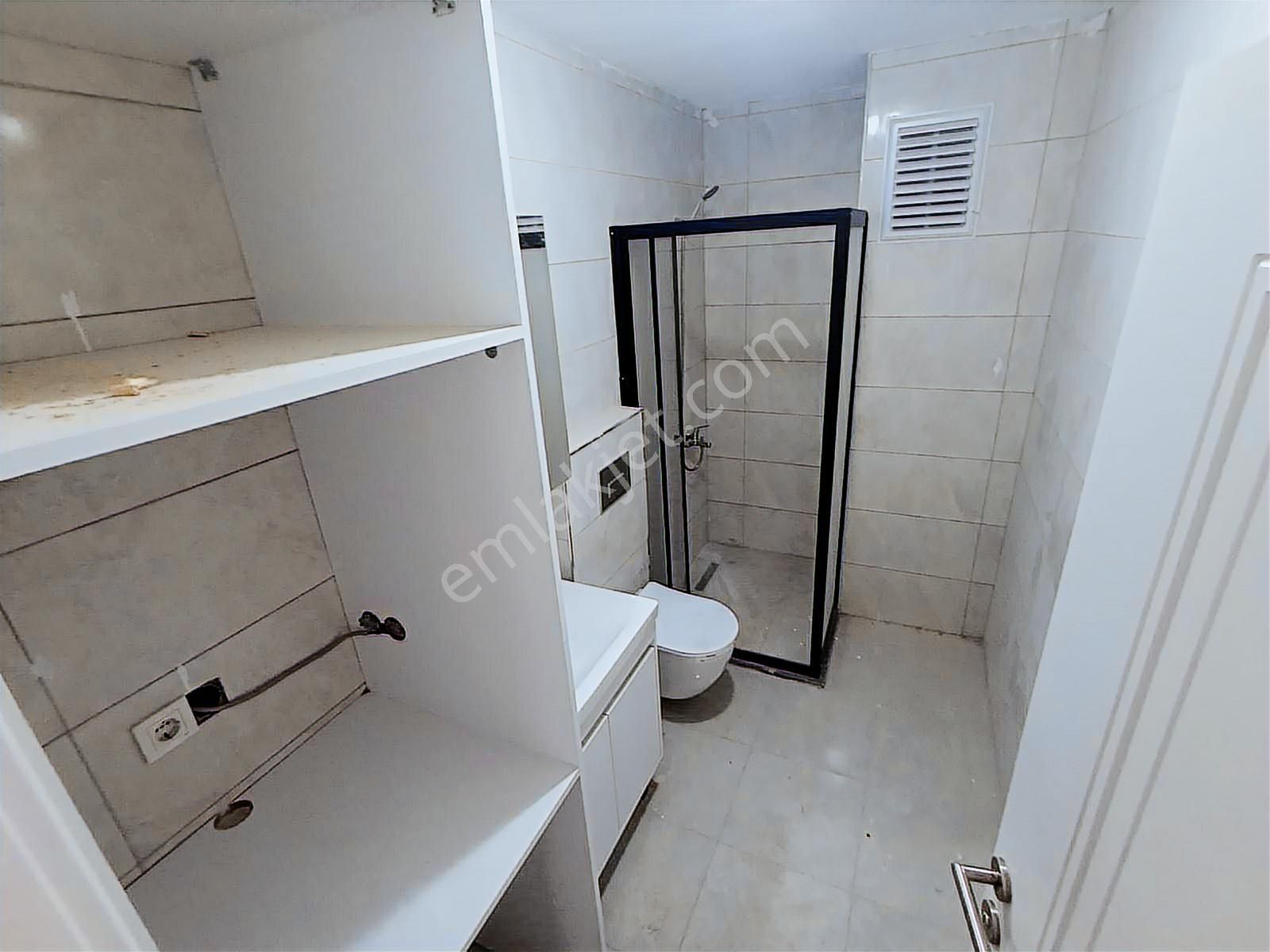 Sultanbeyli'de Ana Cadde Üzerinde Satılık 4+1 Üst Dublex Daire - Görsel 23