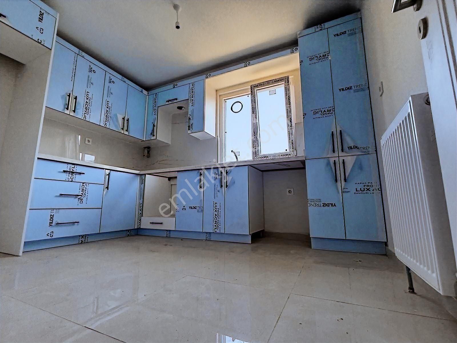 Sultanbeyli'de Ana Cadde Üzerinde Satılık 4+1 Üst Dublex Daire - Görsel 33