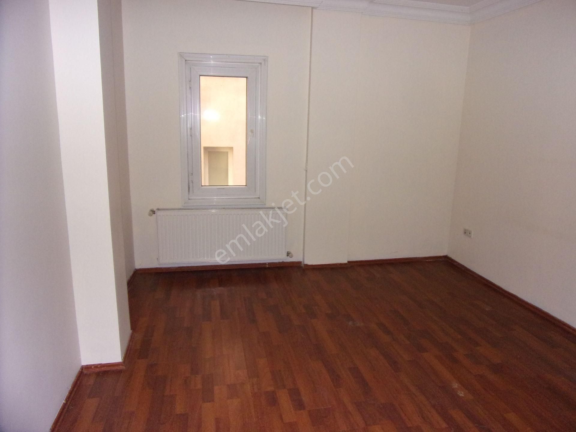 Tarabya Sitede 3+1 140 Metrekare Bakımlı Kiralık Daire - Görsel 23
