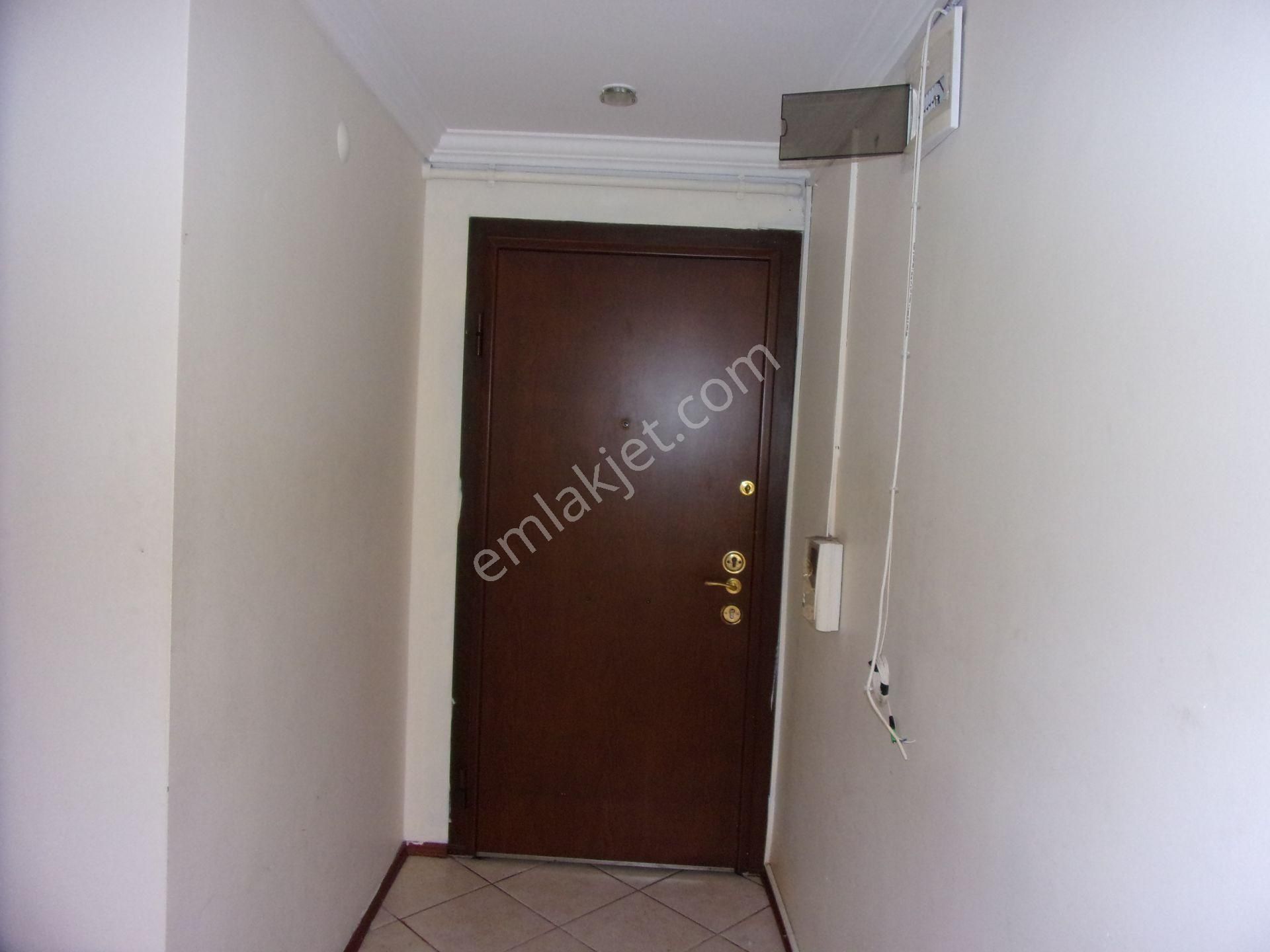 Tarabya Sitede 3+1 140 Metrekare Bakımlı Kiralık Daire - Görsel 8