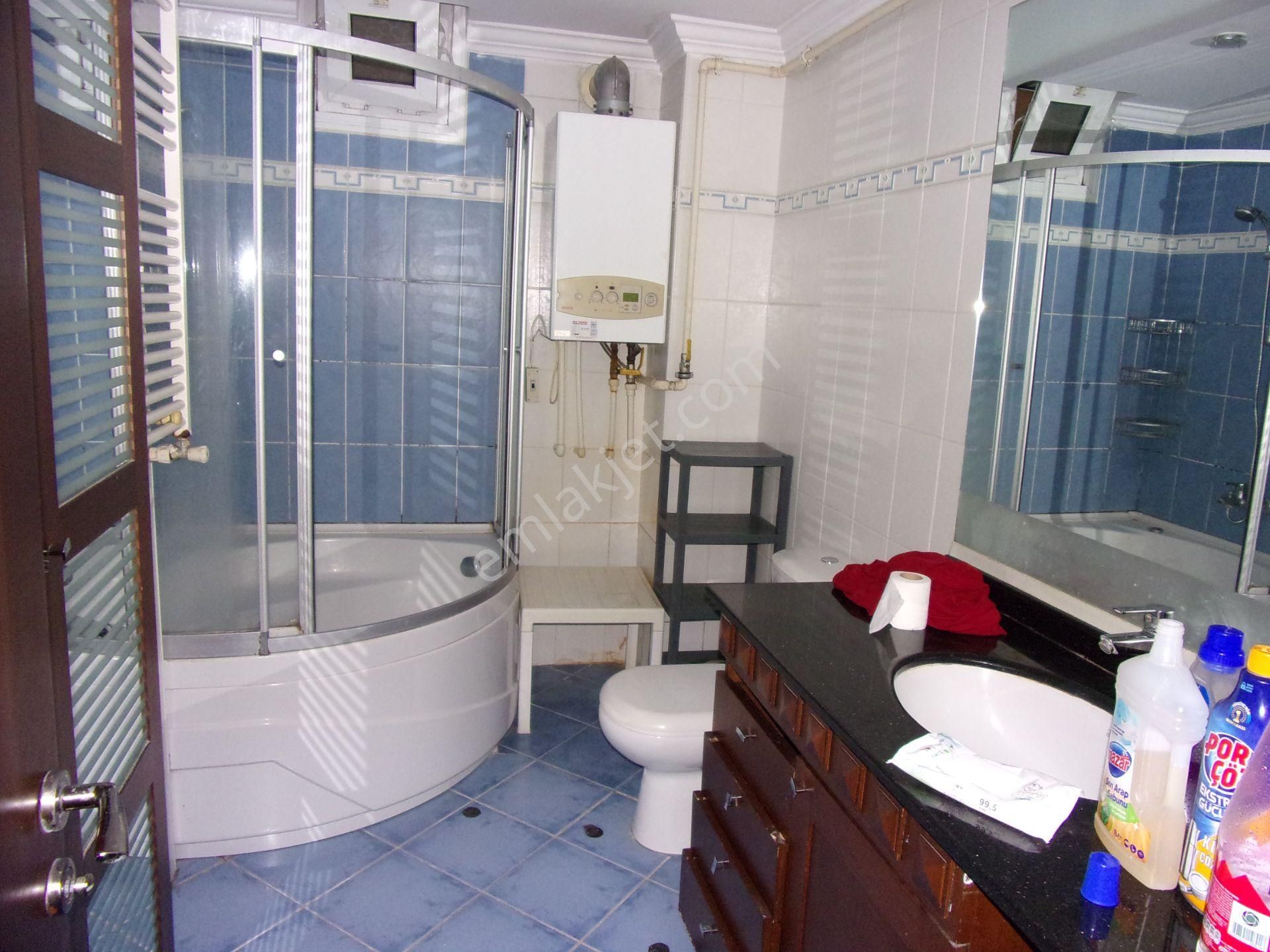 Tarabya Sitede 3+1 140 Metrekare Bakımlı Kiralık Daire - Görsel 2