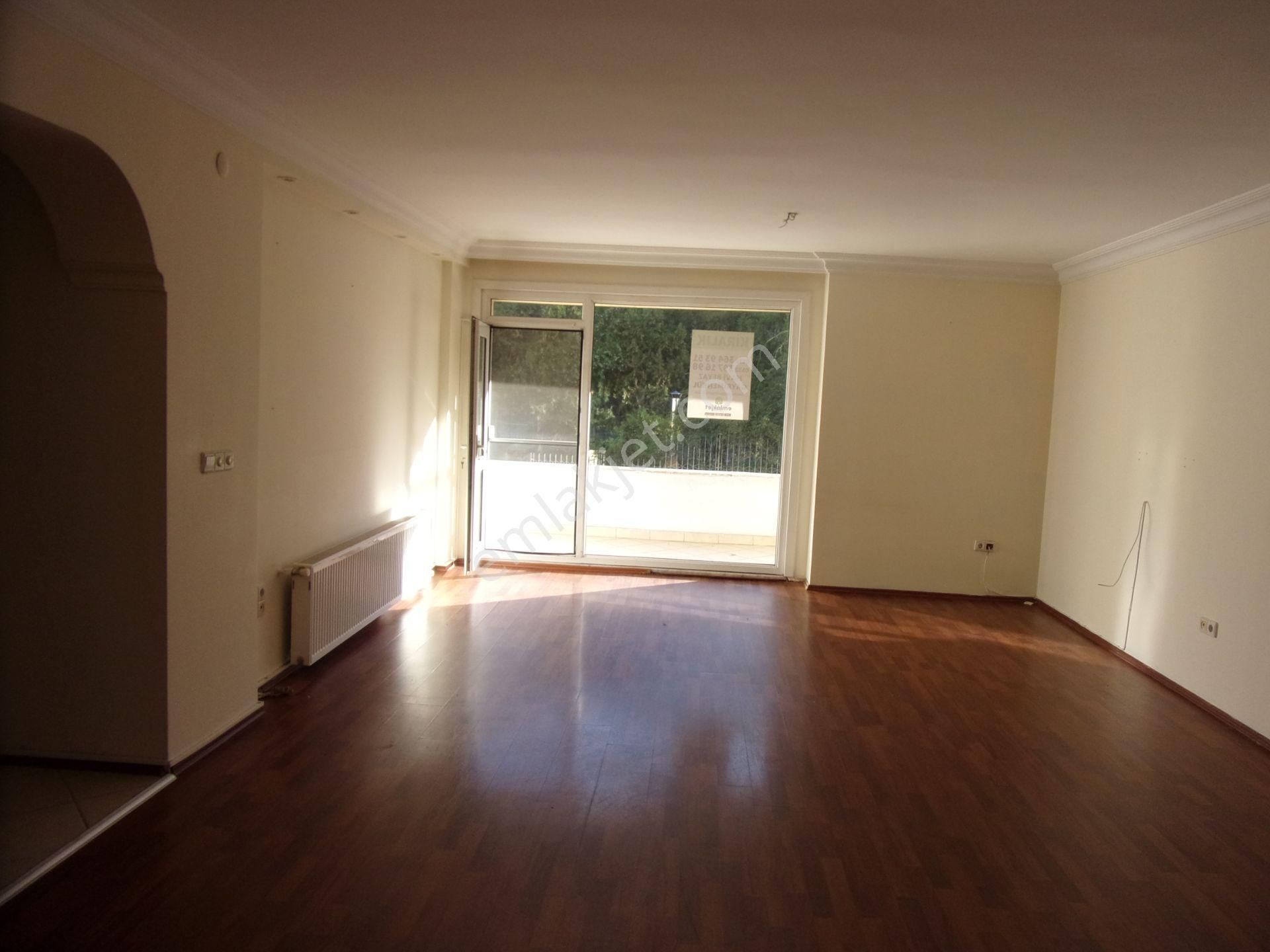 Tarabya Sitede 3+1 140 Metrekare Bakımlı Kiralık Daire - Görsel 7