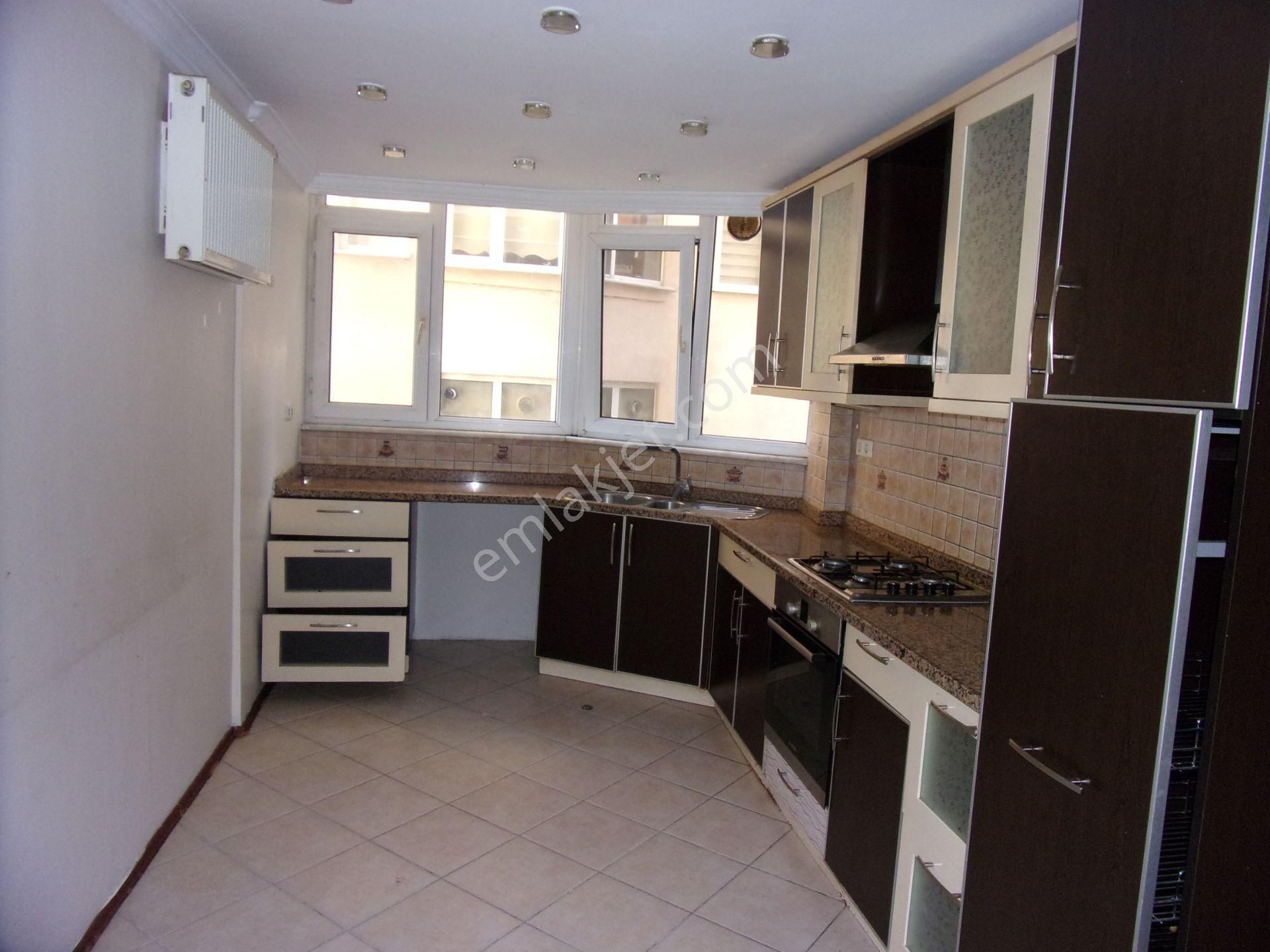 Tarabya Sitede 3+1 140 Metrekare Bakımlı Kiralık Daire - Görsel 5