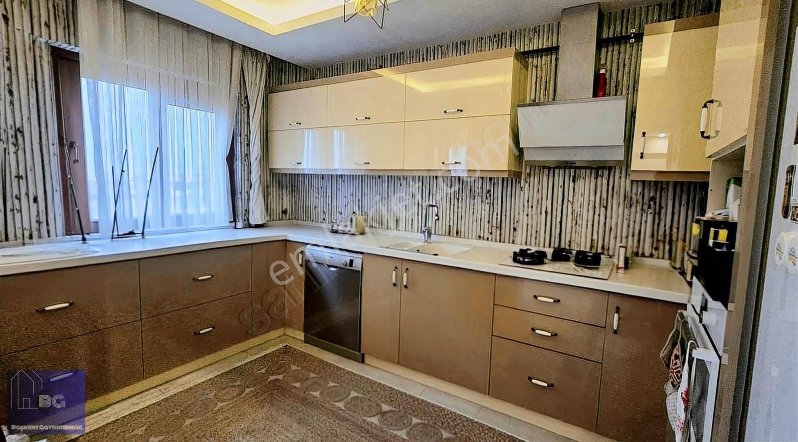 Lozan Caddesinde İçi Sıfır 3+1 Geniş Daire Fırsatı!!!