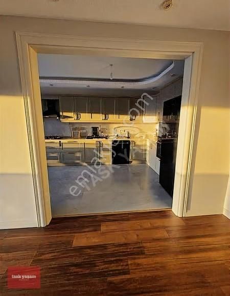 Tepeörende Yeni Bitmiş Müstakil Havuzlu Villa - Görsel 11