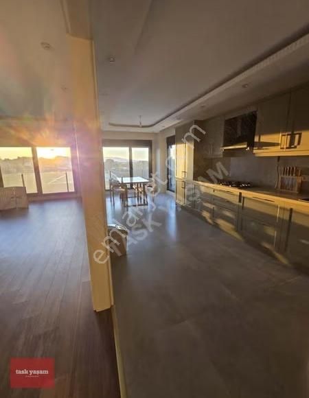 Tepeörende Yeni Bitmiş Müstakil Havuzlu Villa - Görsel 32