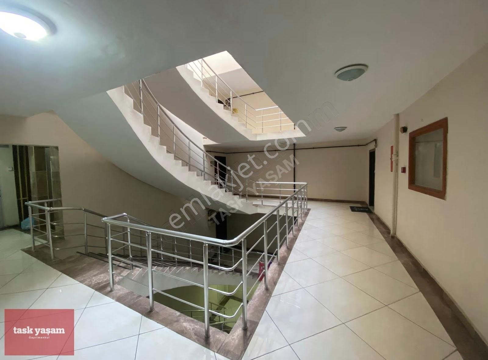 Gebze Yeni Çarşı Hüseyin Ağa İş Merkezinde Satılık 2+1 Büro&ofis - Görsel 23