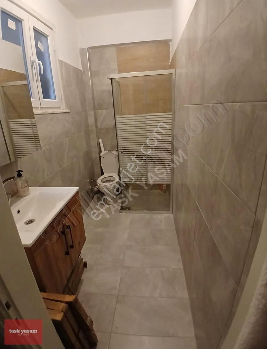 Eskişehir Mah. Değirmen Sokakta Geniş İçi Yenilenmiş Satılık 1+1 - Görsel 4