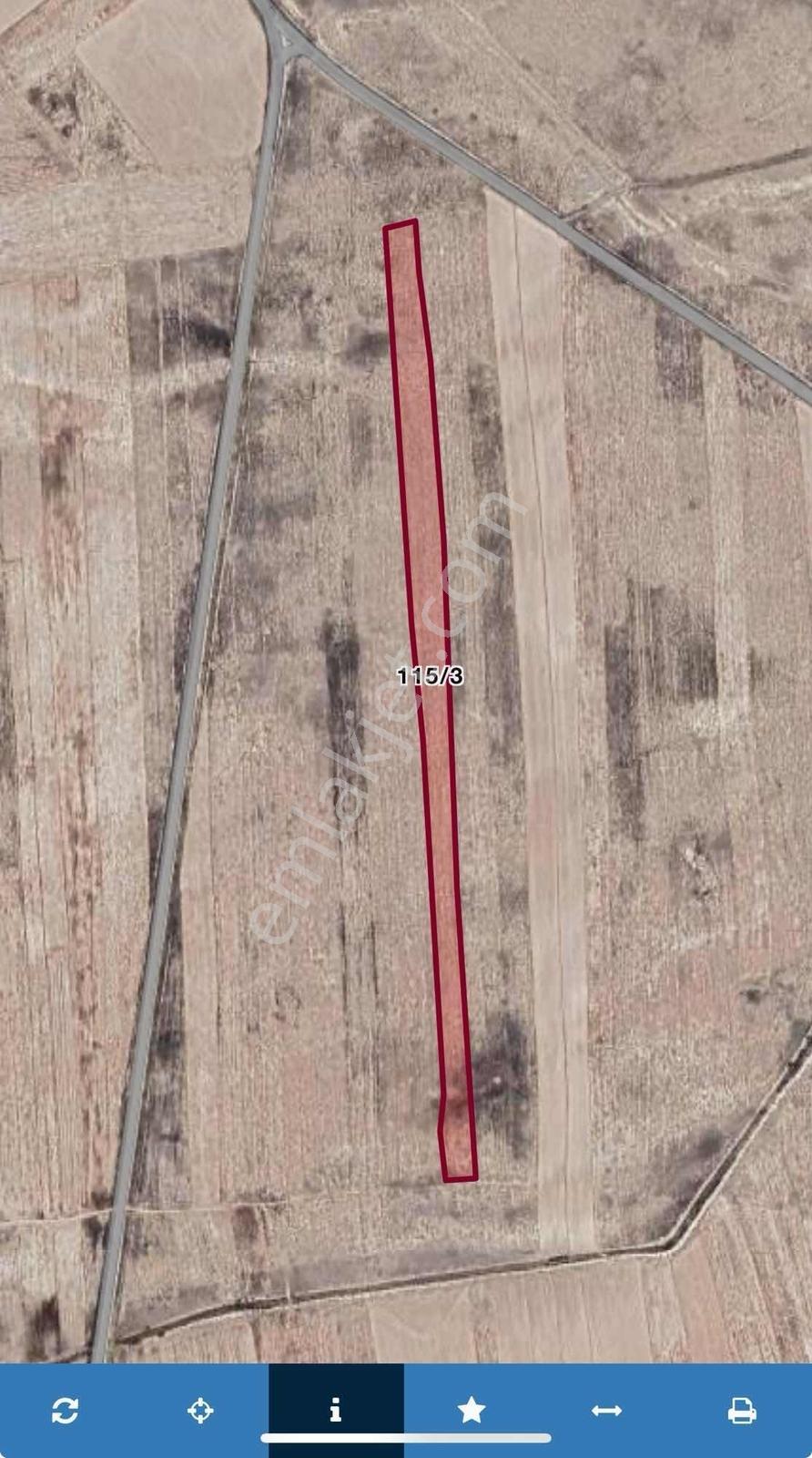 Century 21 Net'ten Çardak Havalimanı Yanında 30.000 M2 Arazi