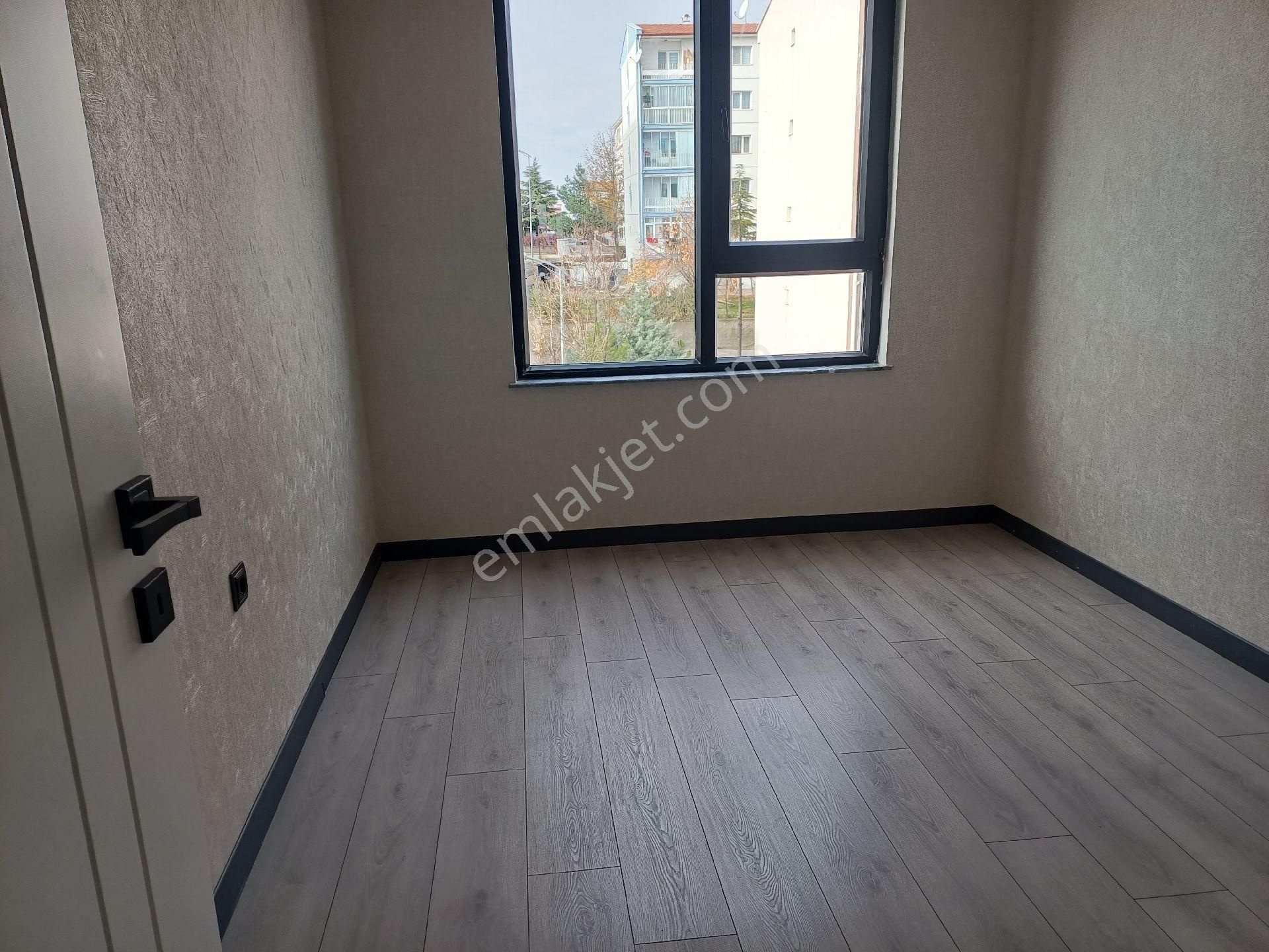 Kalekışladan Manzaralı Ful Lüks Yapılı Kiralık Geniş 4+1 Daire - Görsel 17