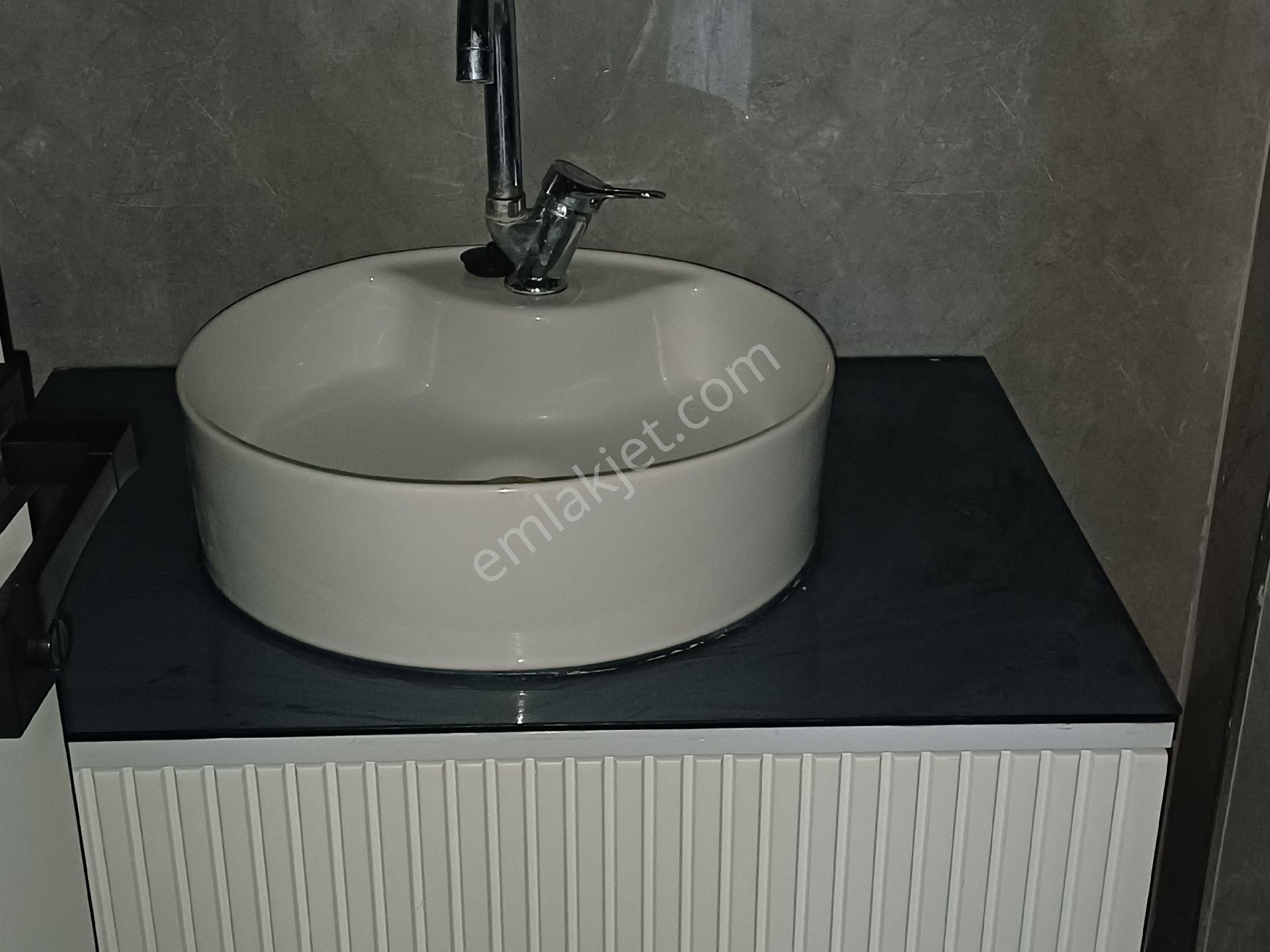 Kalekışladan Manzaralı Ful Lüks Yapılı Kiralık Geniş 4+1 Daire - Görsel 27