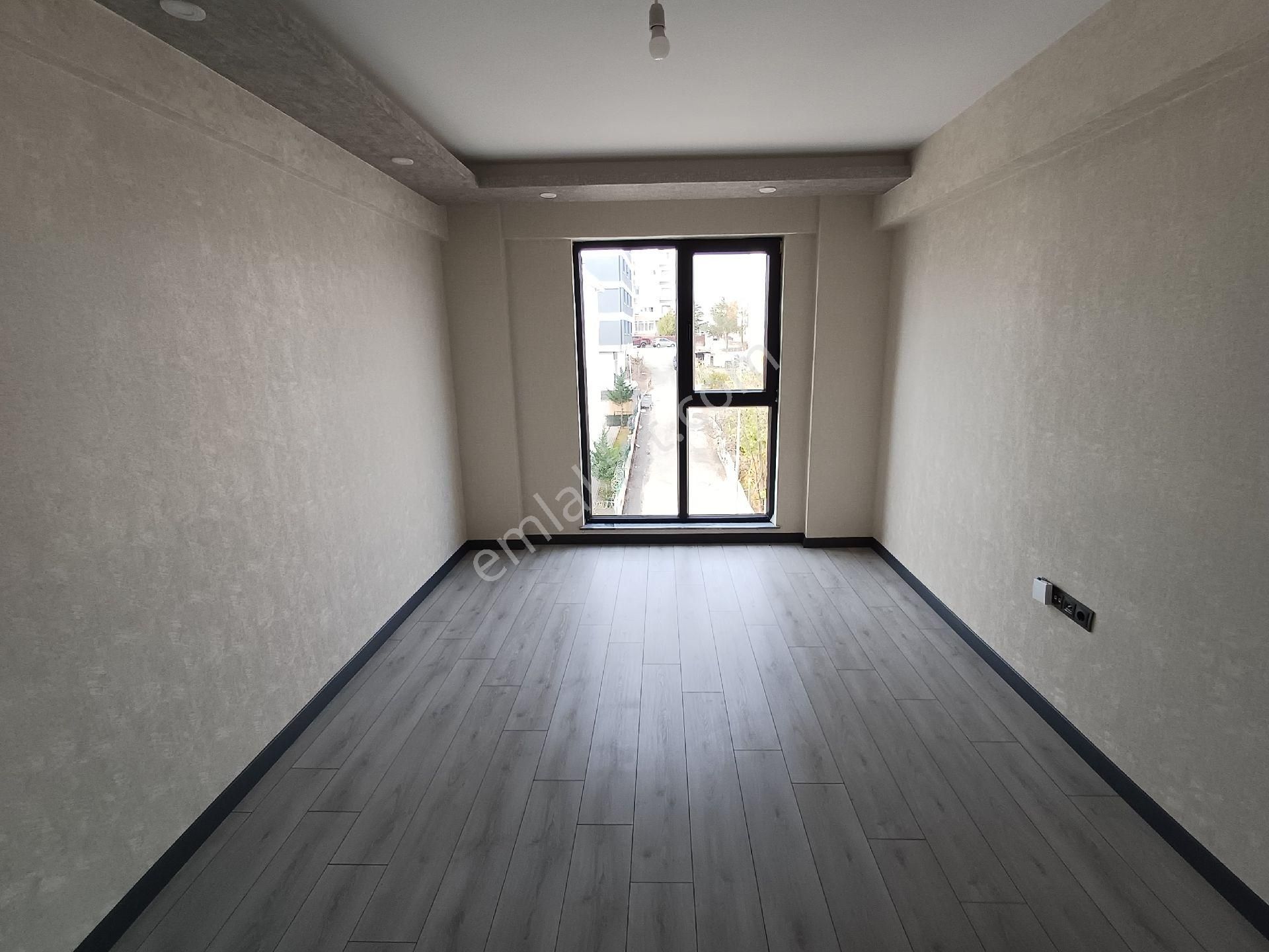 Kalekışladan Manzaralı Ful Lüks Yapılı Kiralık Geniş 4+1 Daire - Görsel 18