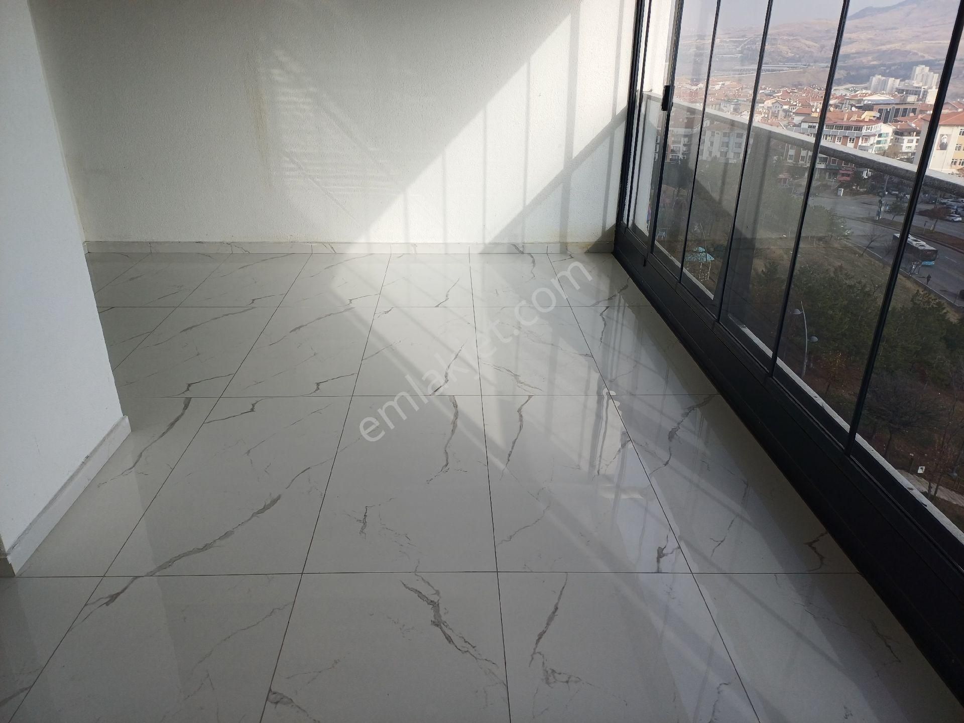 Kalekışladan Manzaralı Ful Lüks Yapılı Kiralık Geniş 4+1 Daire - Görsel 15