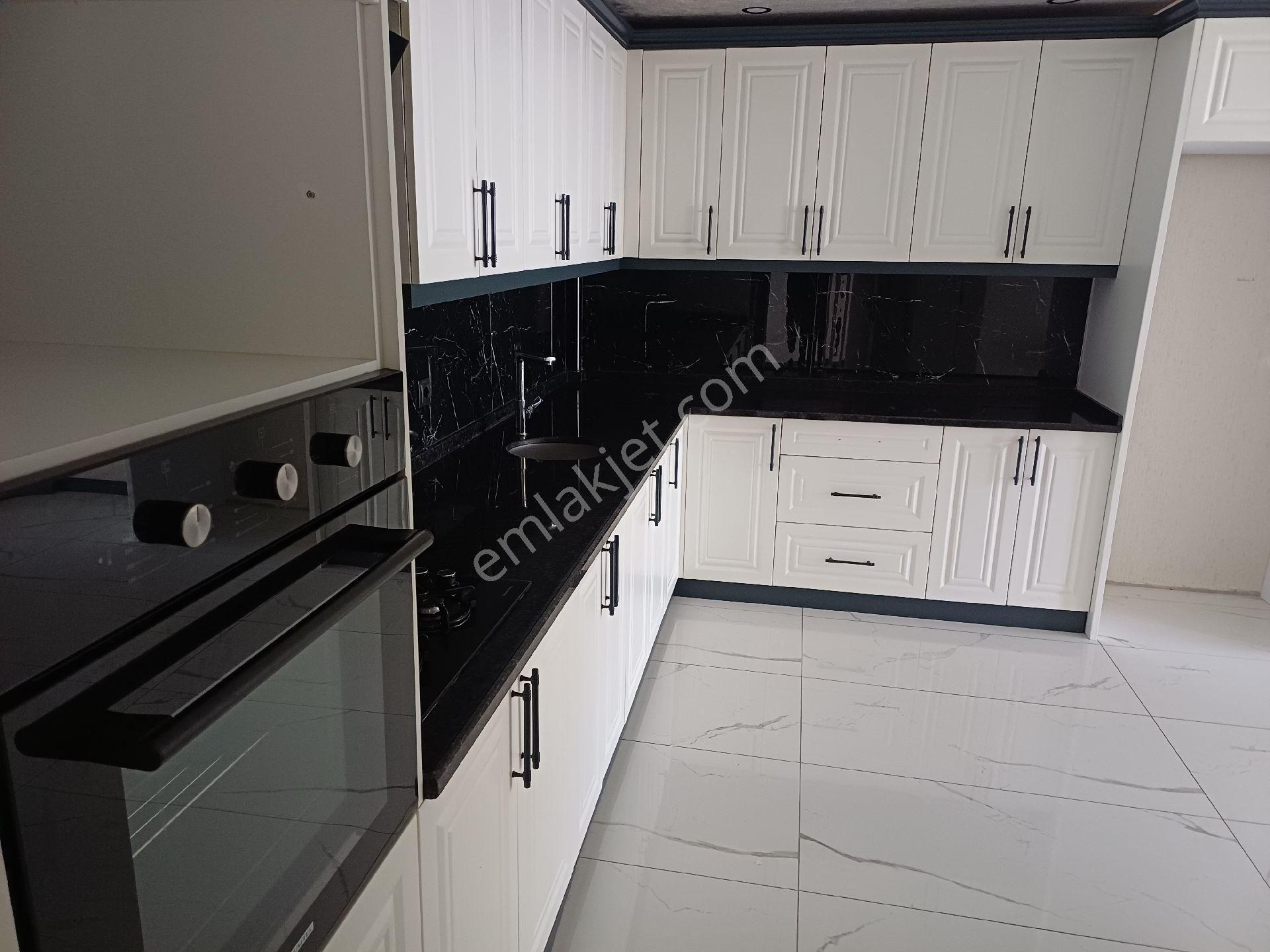 Kalekışladan Manzaralı Ful Lüks Yapılı Kiralık Geniş 4+1 Daire - Görsel 3